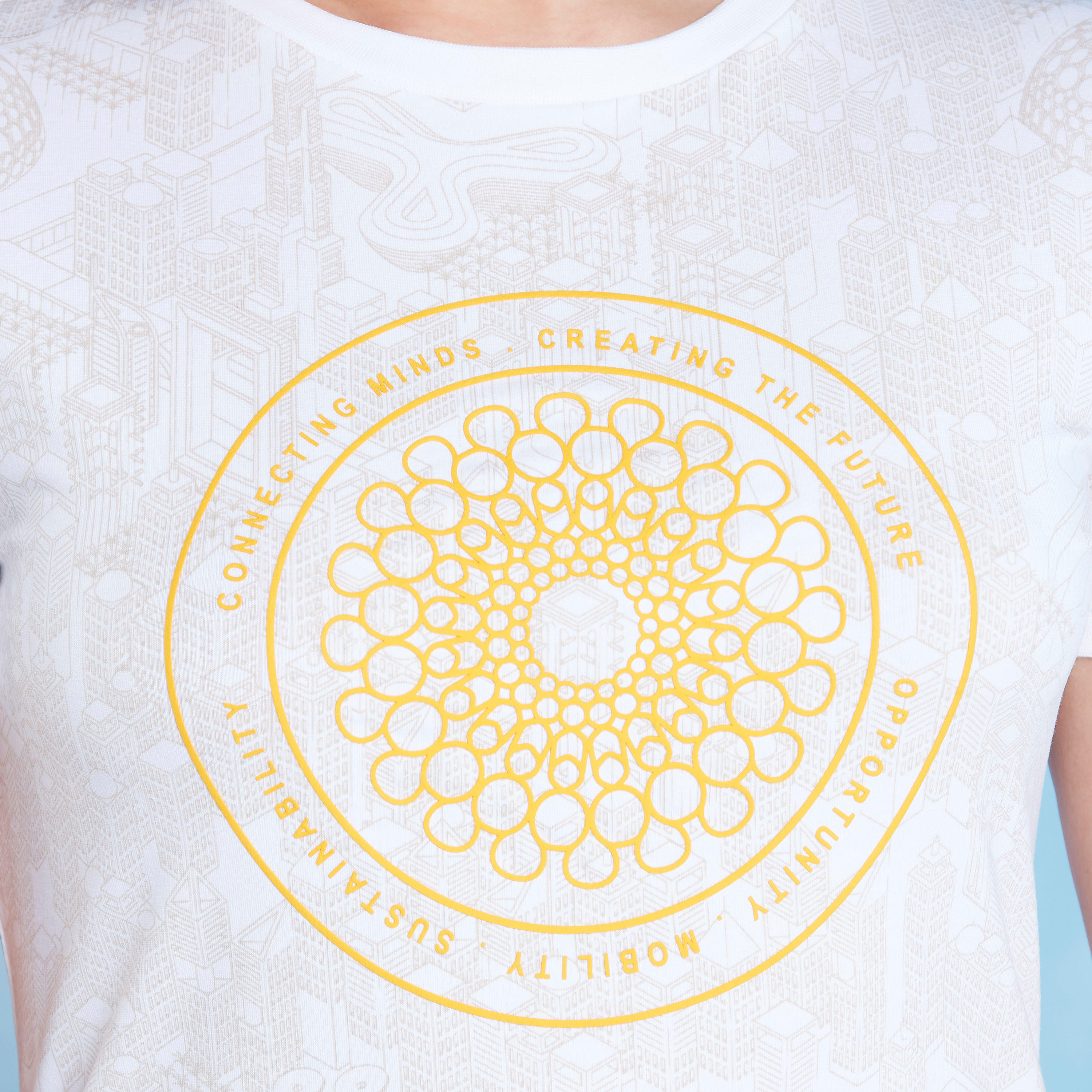 تيشيرت بياقة ضيقة و أكمام قصيرة وطبعات جرافيك من اكسبو 2020-women-clothing-tshirts-image-3