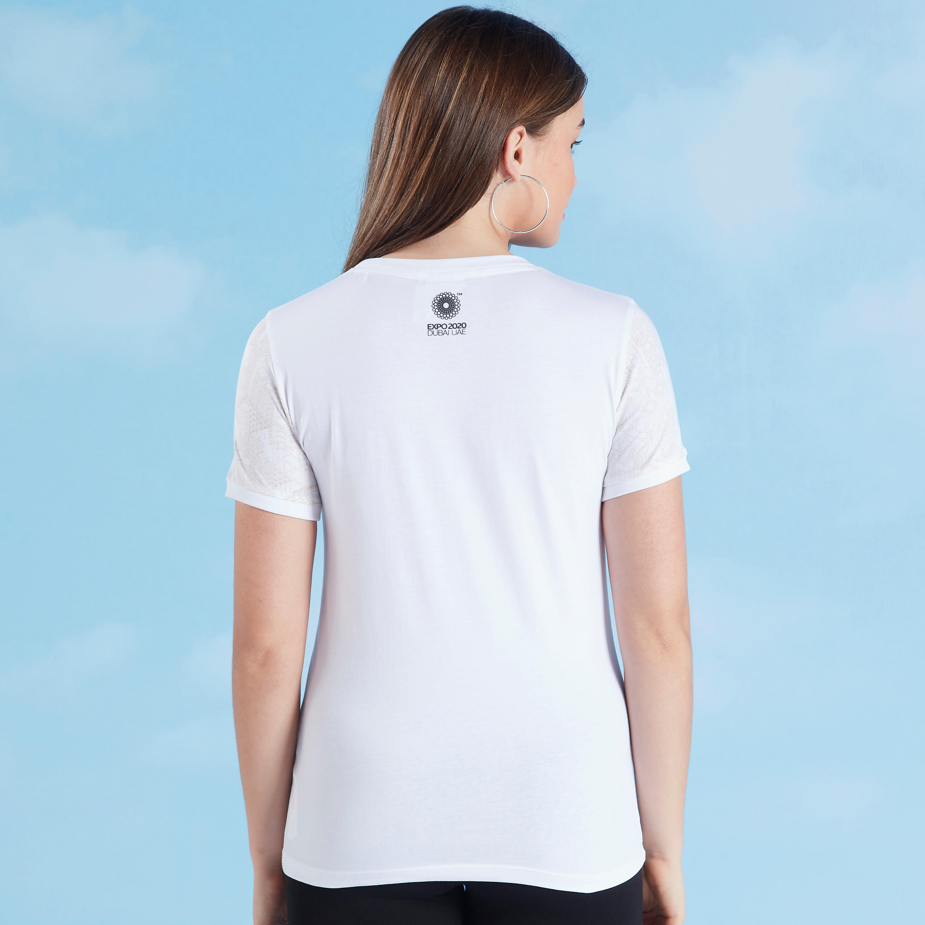 تيشيرت بياقة ضيقة و أكمام قصيرة وطبعات جرافيك من اكسبو 2020-women-clothing-tshirts-image-4