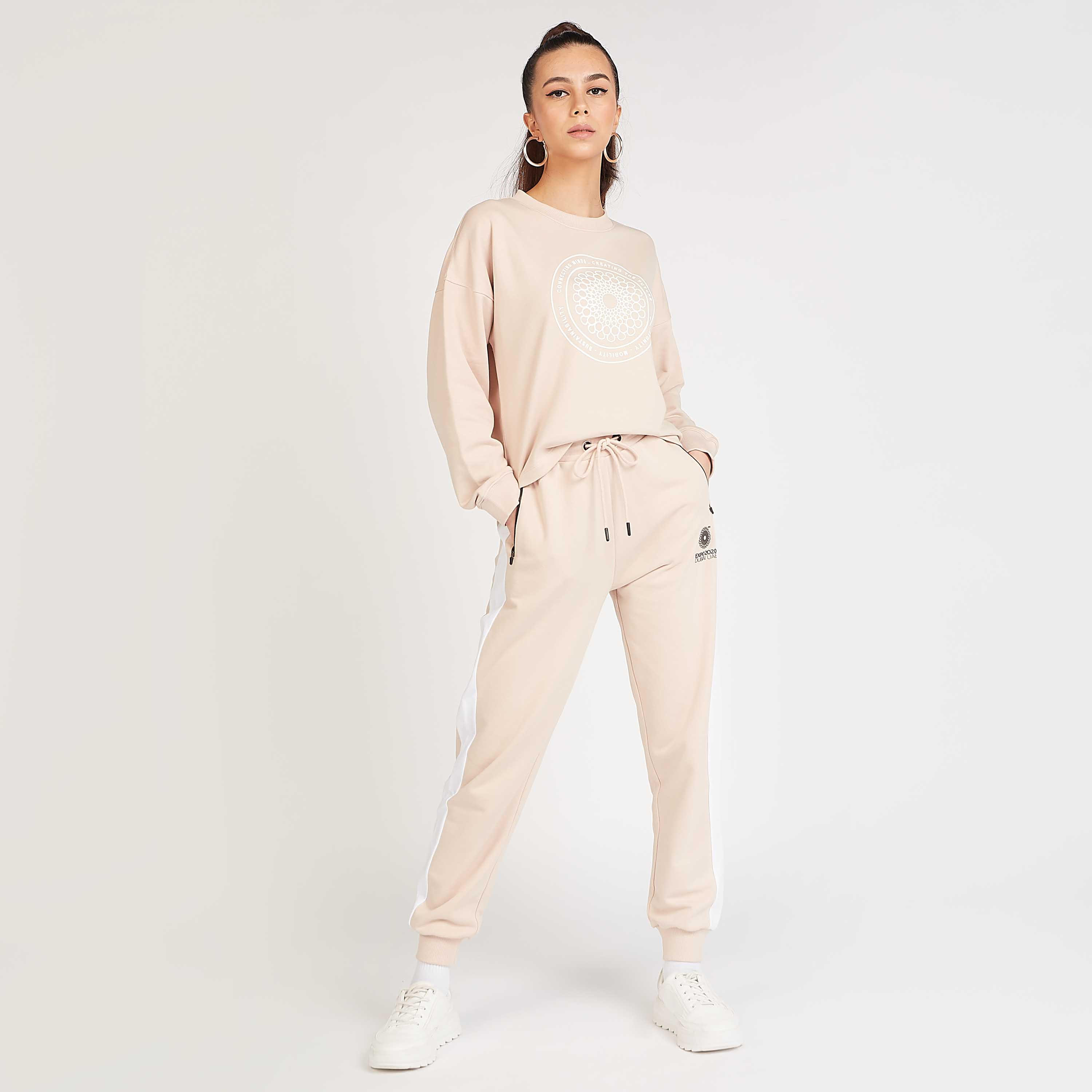 سويت شيرت بياقة ضيقة وأكمام طويلة وطبعات جرافيك إكسبو 2020-women-winterwear-hoodiesandsweatshirts-sweatshirts-image-2