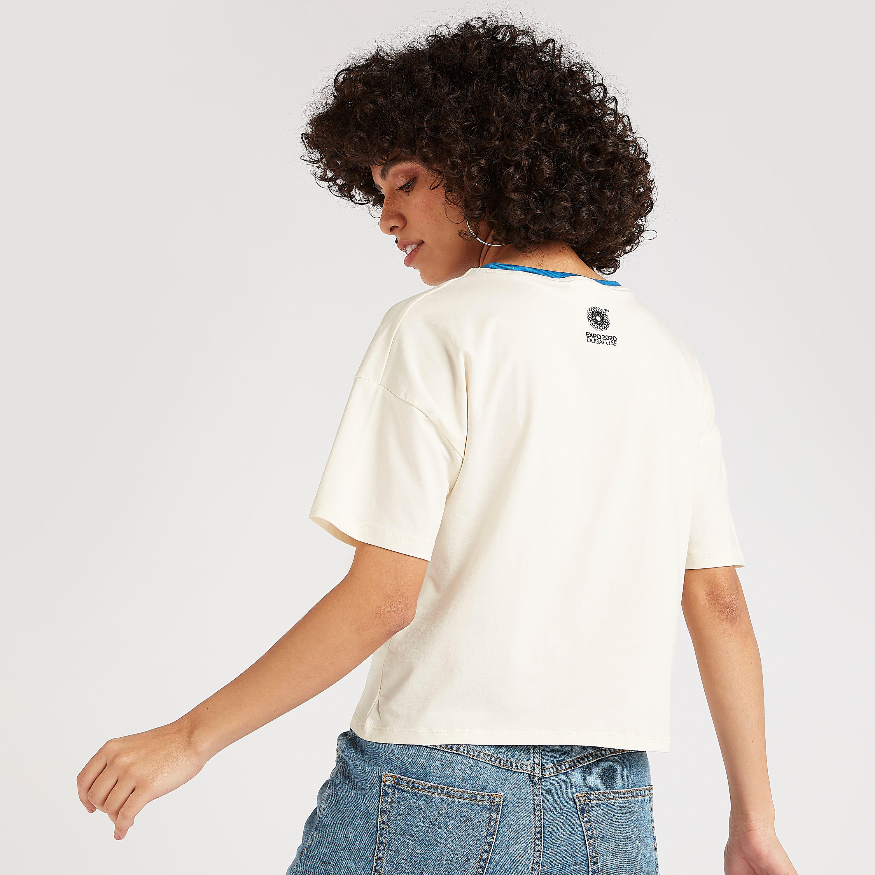 تيشيرت بياقة ضيّقة وأكمام قصيرة وطبعات-women-clothing-tshirts-image-4
