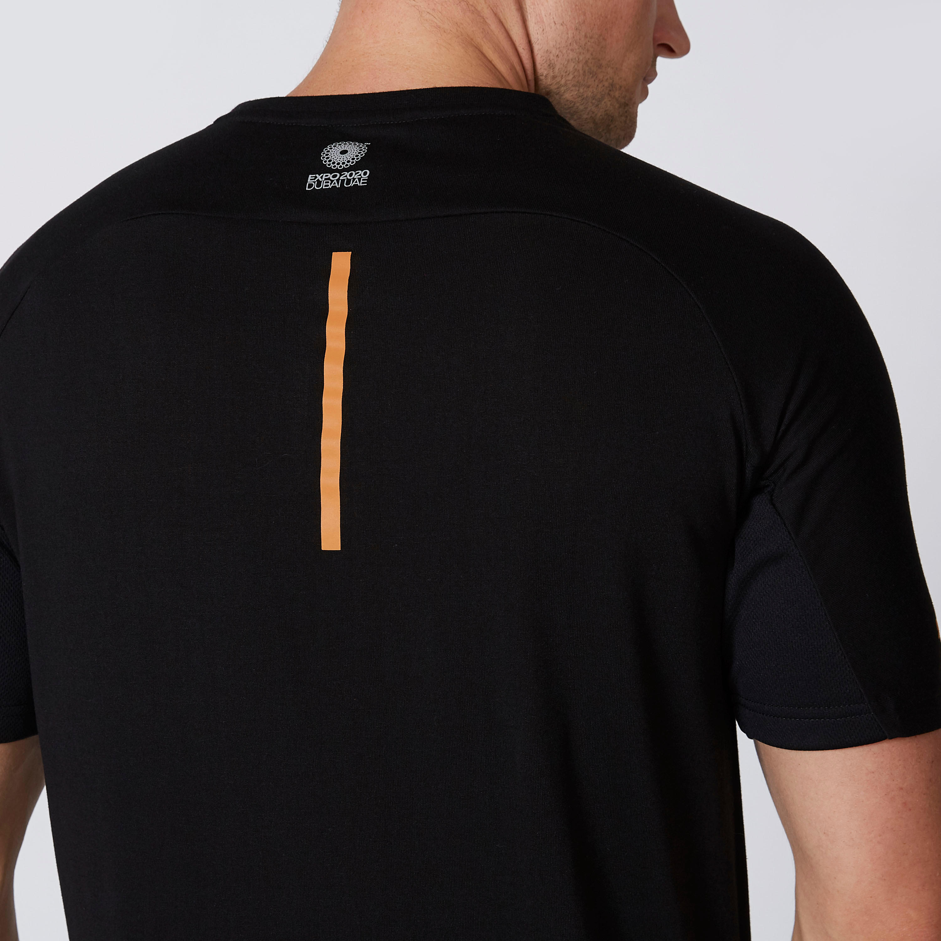 تيشيرت بياقة مستديرة وأكمام مغايرة وطبعات-men-clothing-sportswearandactivewear-tshirtsandpolos-image-2