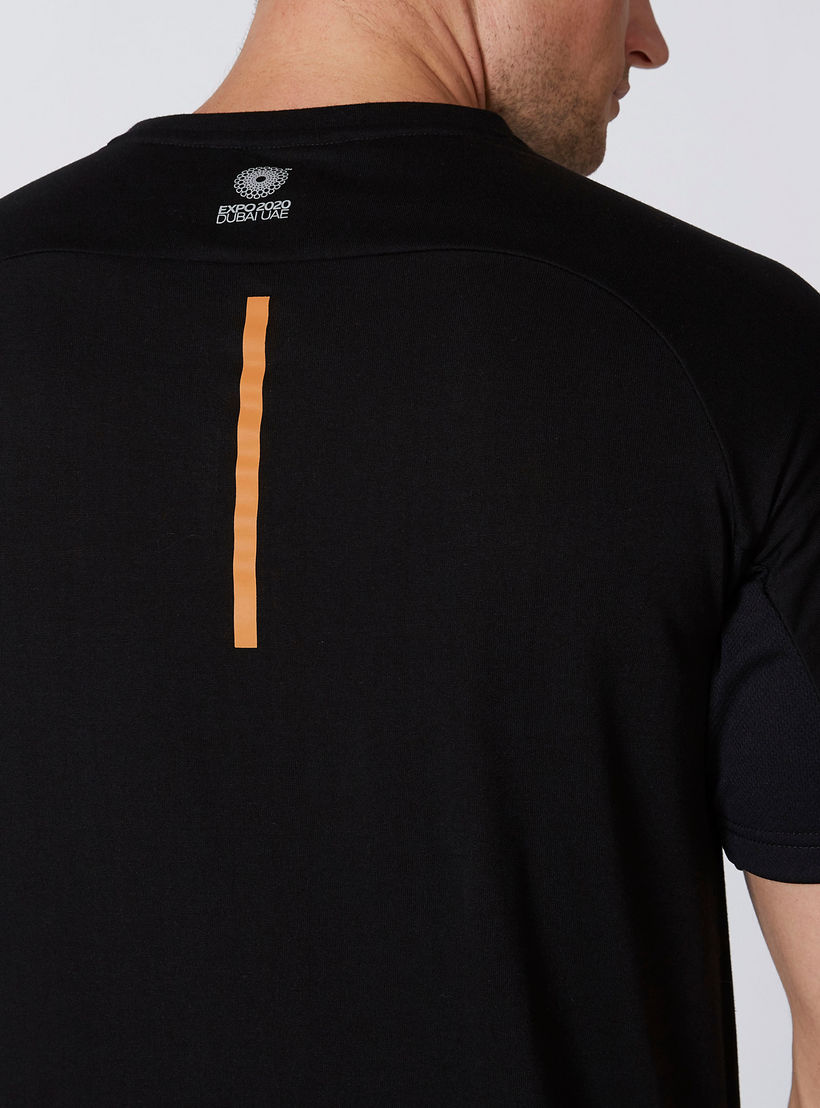 تيشيرت بياقة مستديرة وأكمام مغايرة وطبعات-men-clothing-sportswearandactivewear-tshirtsandpolos-image-2