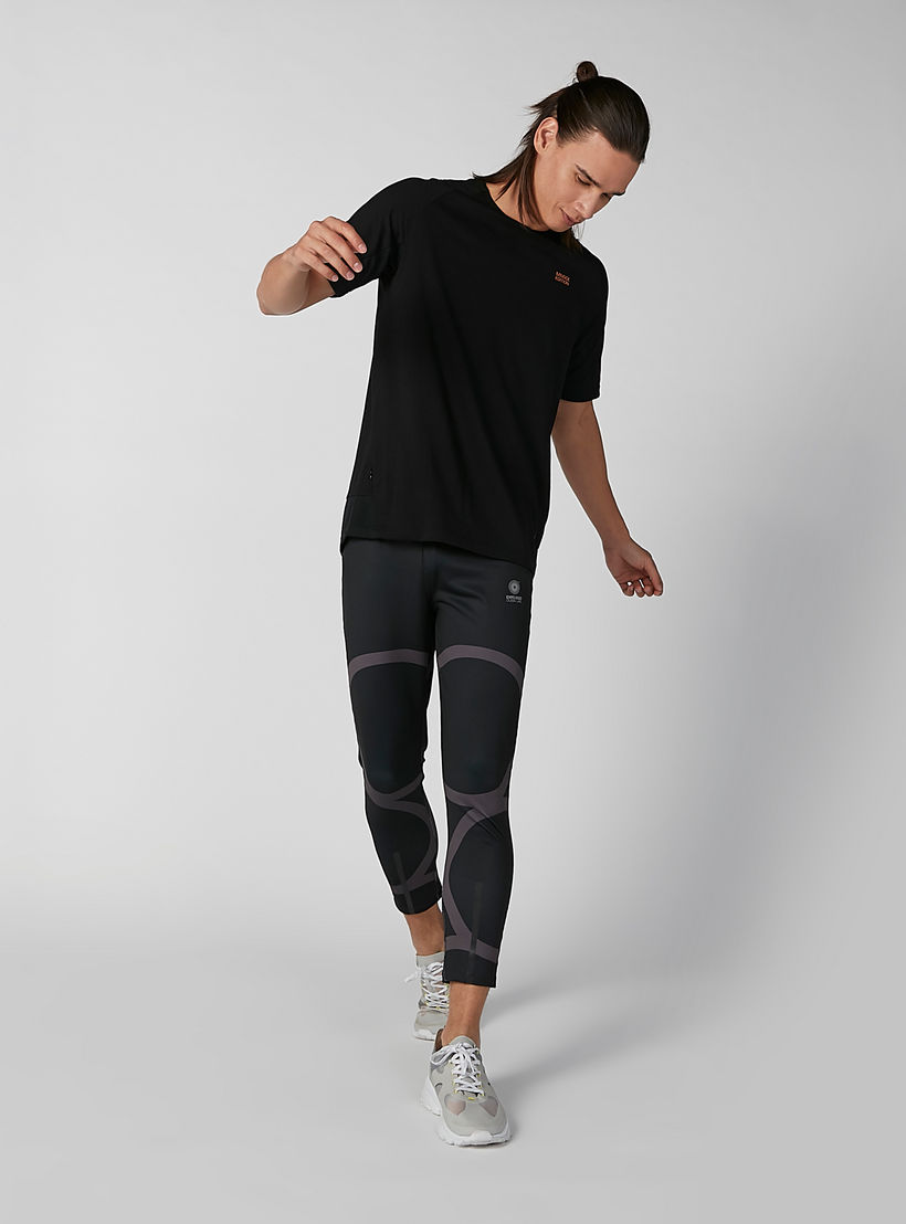بنطلون ليقنز مستدام بخصر مطّاطي وطبعات من إكسبو 2020-men-clothing-sportswearandactivewear-bottoms-image-5