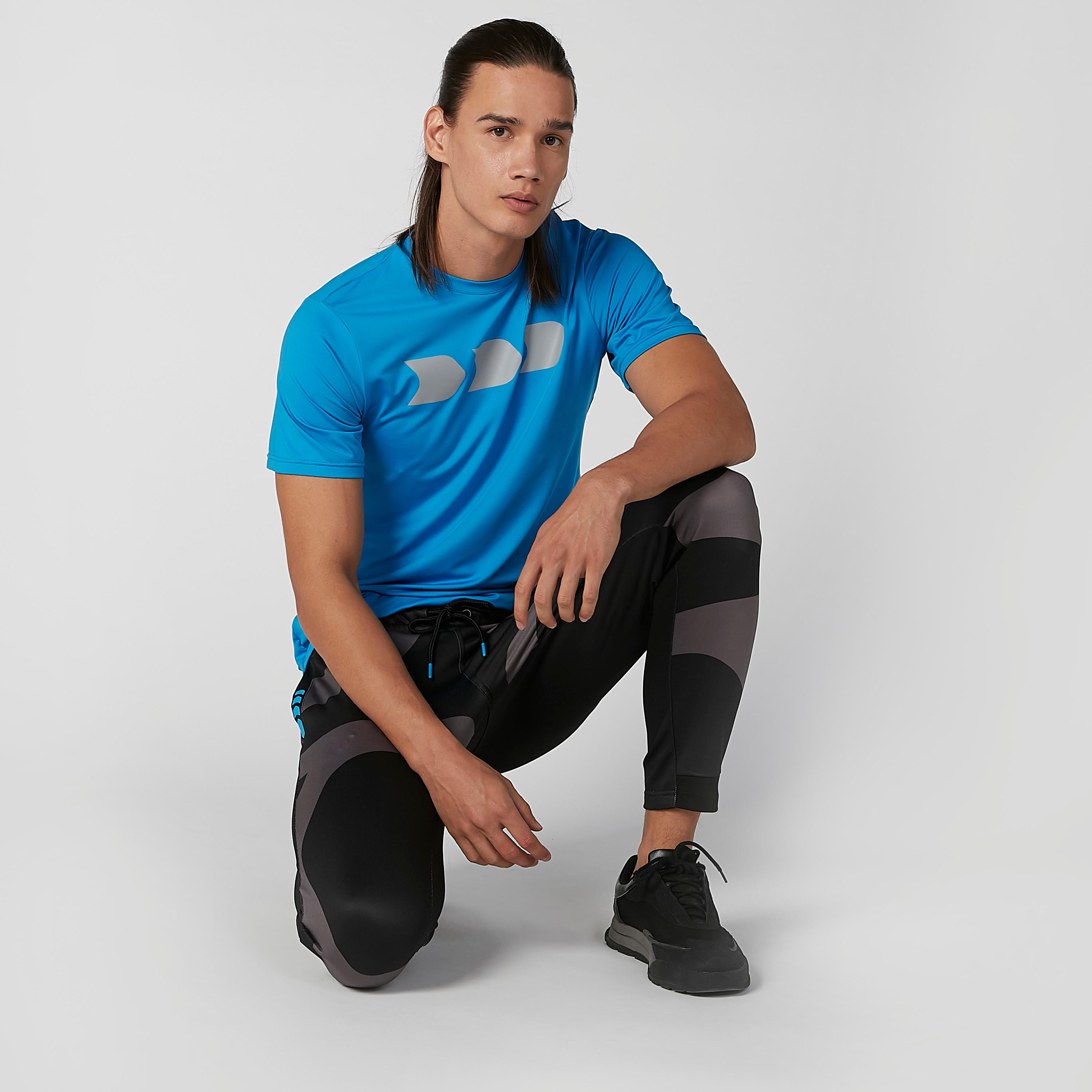 بنطلون رياضي مستدام طويل بجيوب وطبعات-men-clothing-sportswearandactivewear-bottoms-image-3