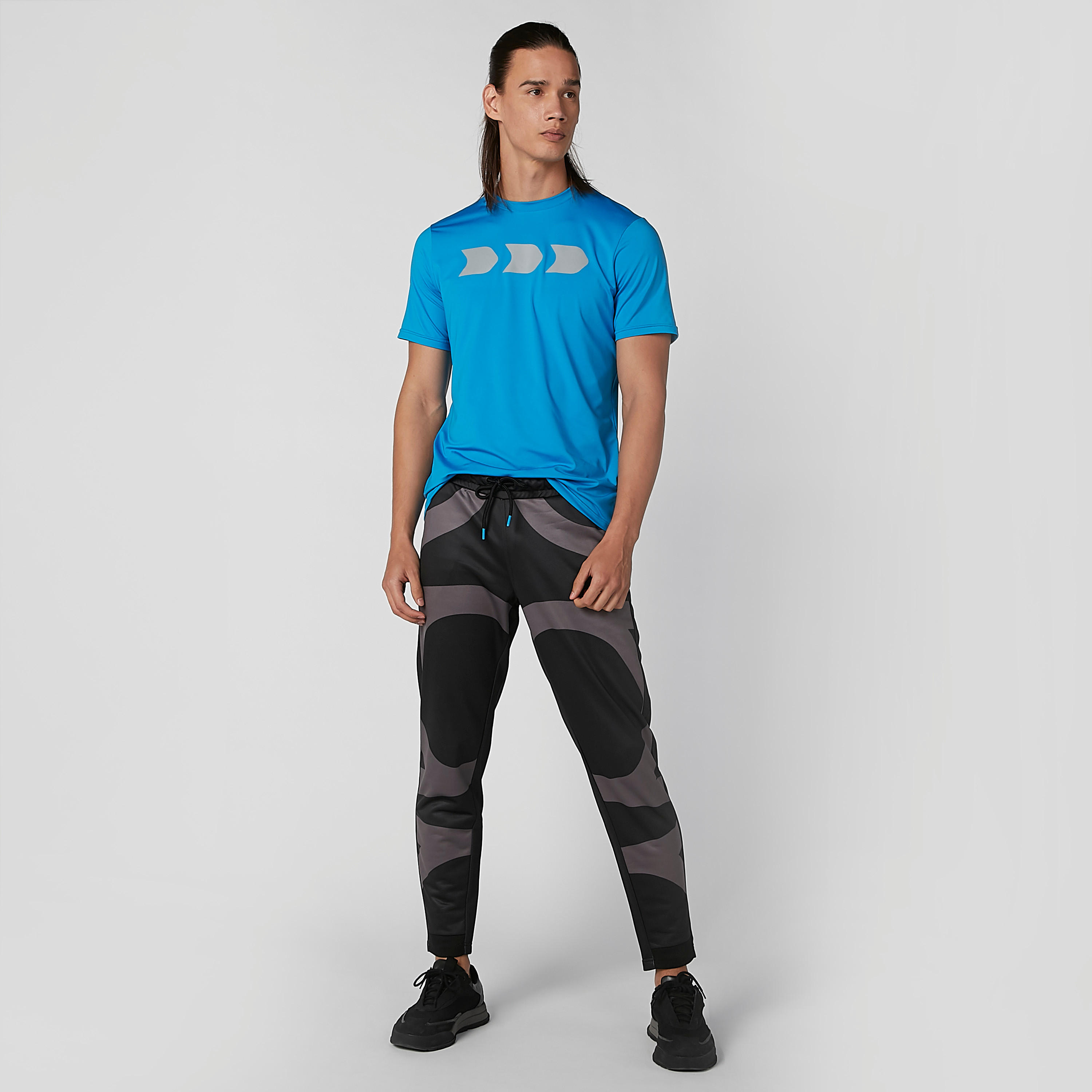 بنطلون رياضي مستدام طويل بجيوب وطبعات-men-clothing-sportswearandactivewear-bottoms-image-2