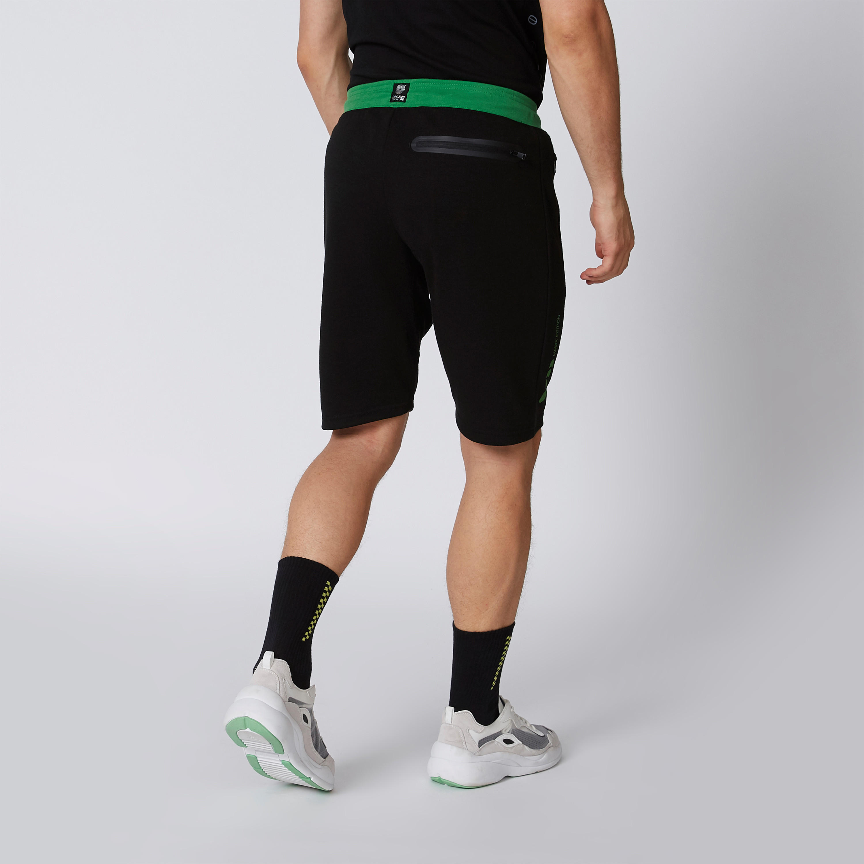 شورت سادة برباط وجيوب-men-clothing-sportswearandactivewear-bottoms-image-2