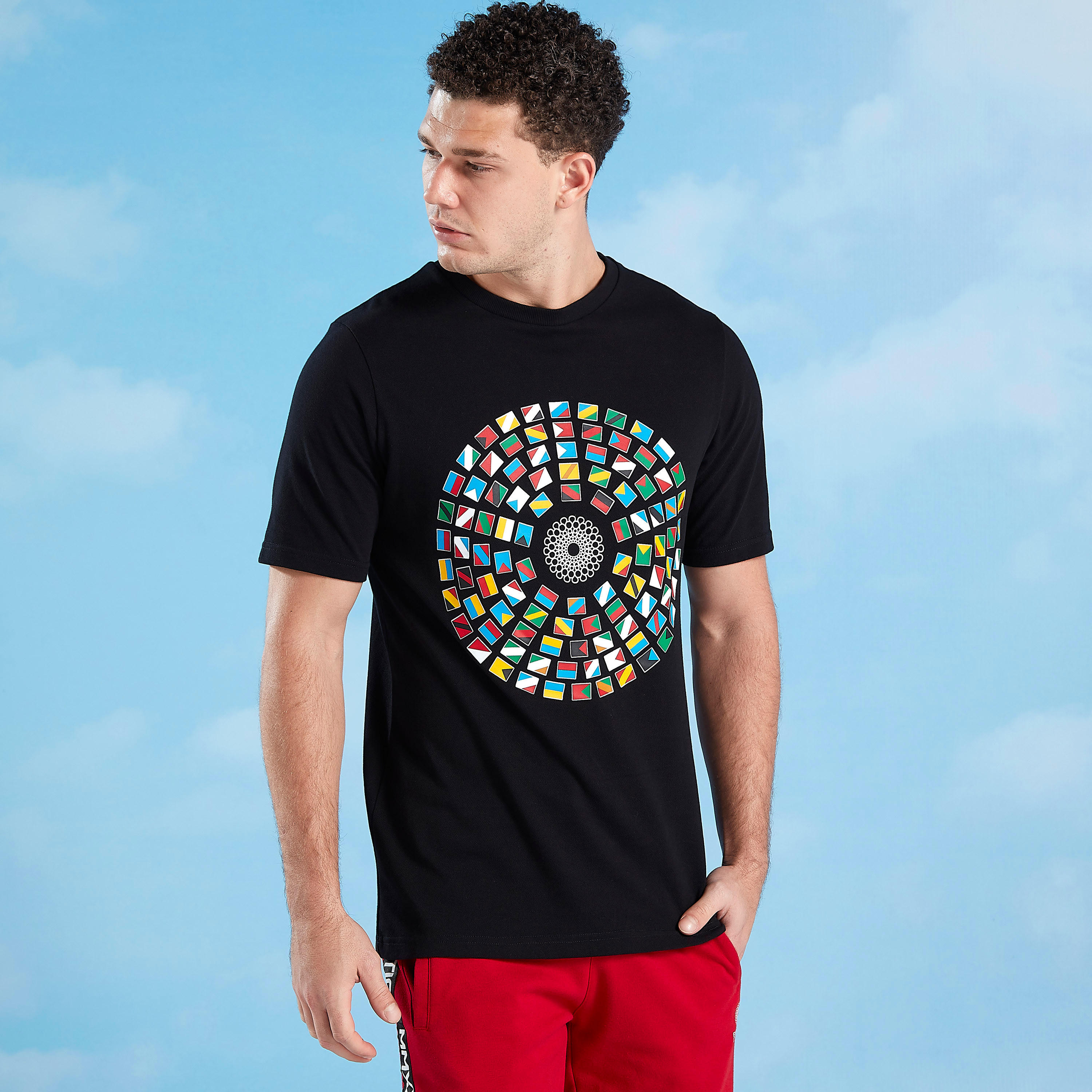تيشيرت بياقة مستديرة وأكمام قصيرة وطبعات-men-clothing-tshirtsandpolos-tshirts-image-2