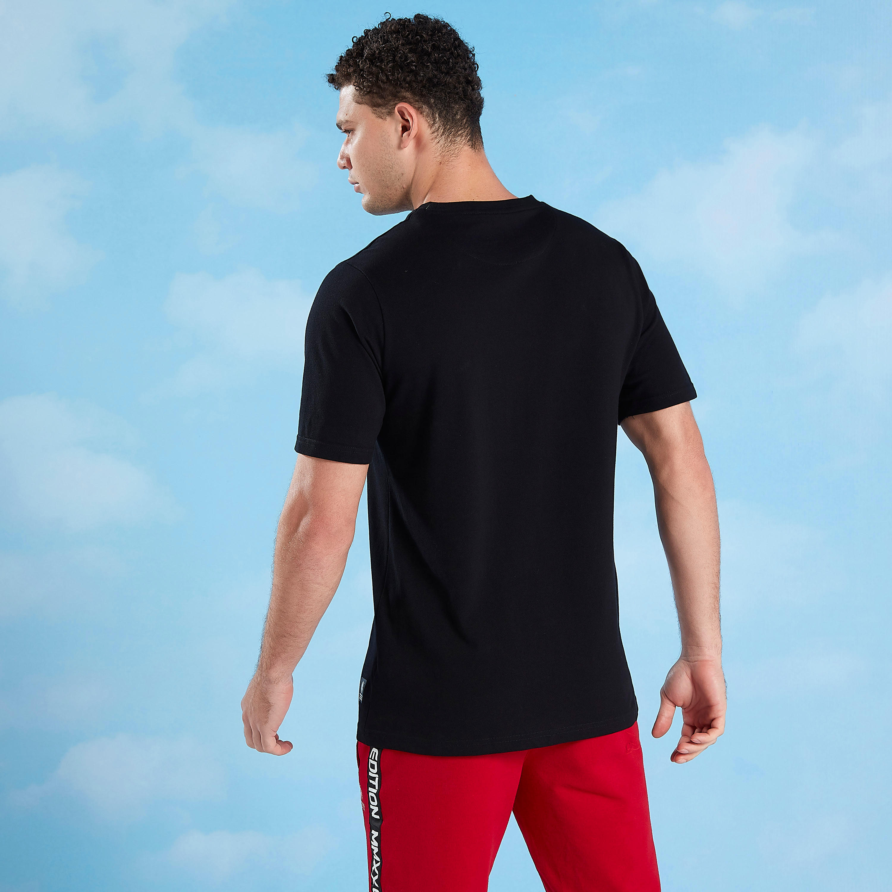 تيشيرت بياقة مستديرة وأكمام قصيرة وطبعات-men-clothing-tshirtsandpolos-tshirts-image-1