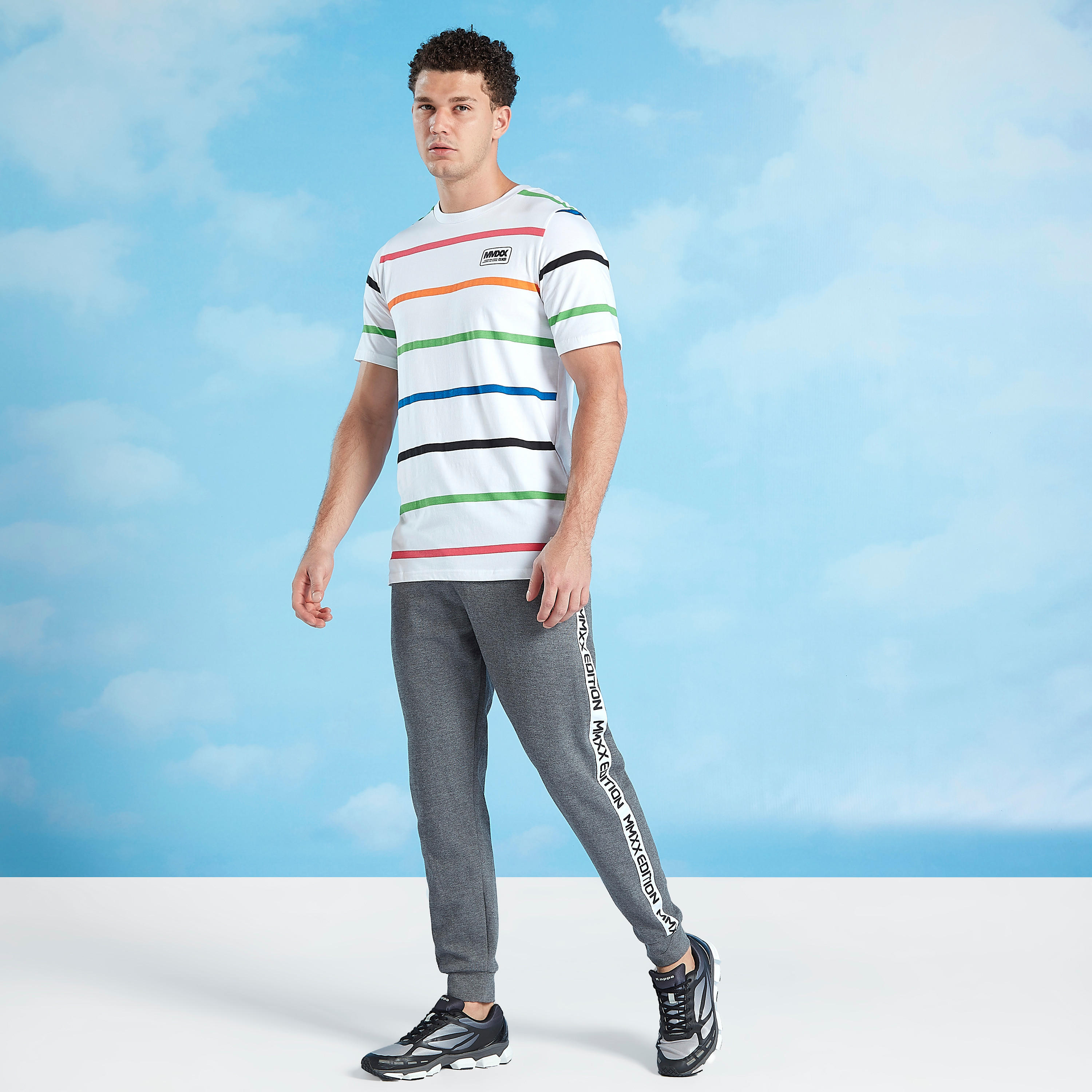 تيشيرت مخطط بياقة ضيّقة وأكمام قصيرة-men-clothing-tshirtsandpolos-tshirts-image-3