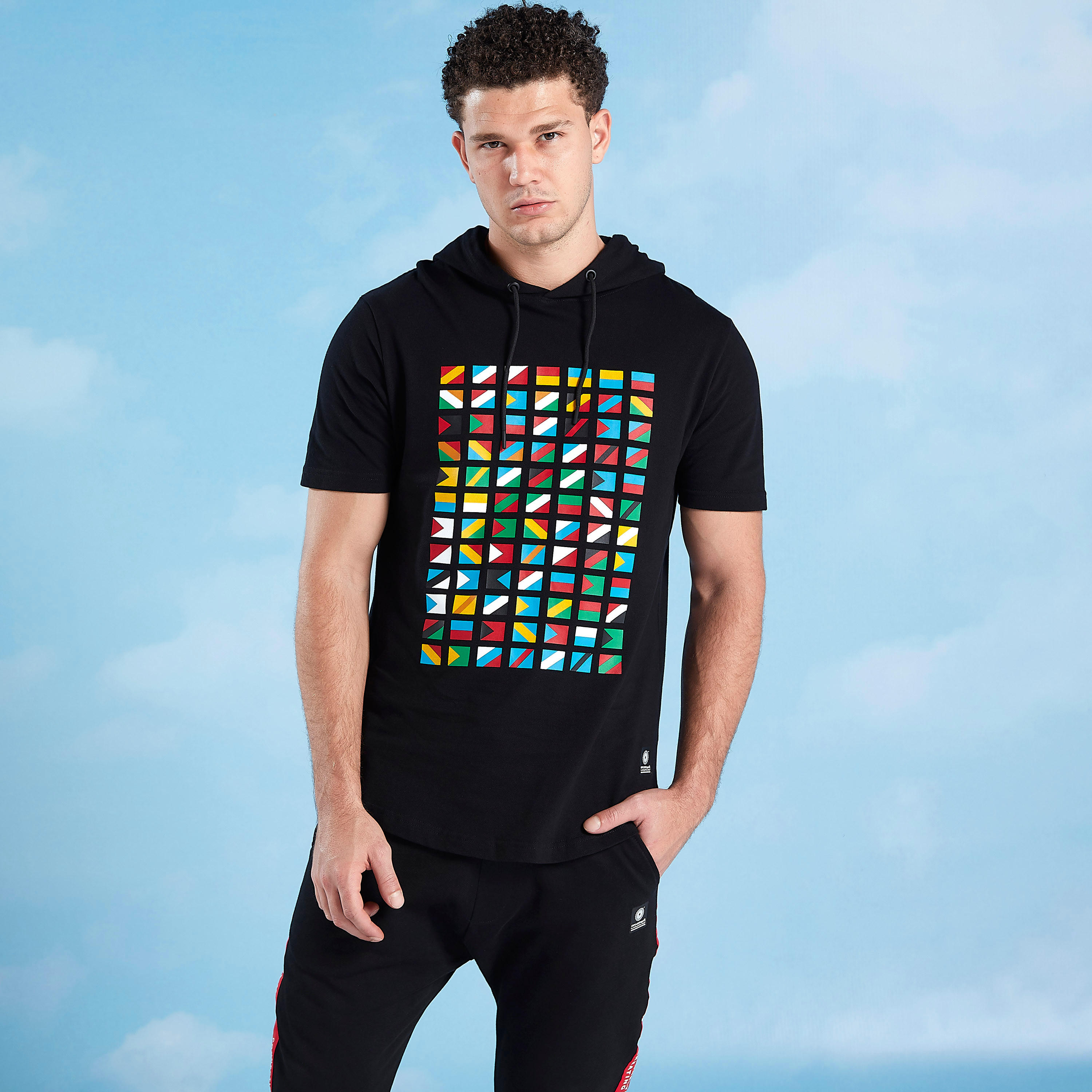 تيشيرت بقبّعة وأكمام قصيرة وطبعات-men-clothing-tshirtsandpolos-tshirts-image-1
