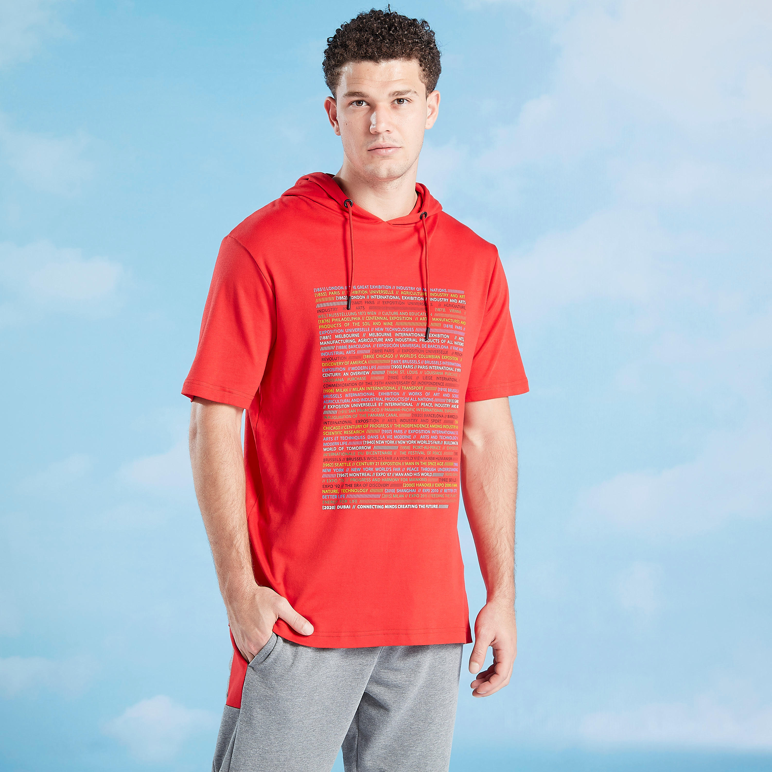 تيشيرت بقبّعة وأكمام قصيرة وطبعات-men-clothing-tshirtsandpolos-tshirts-image-3