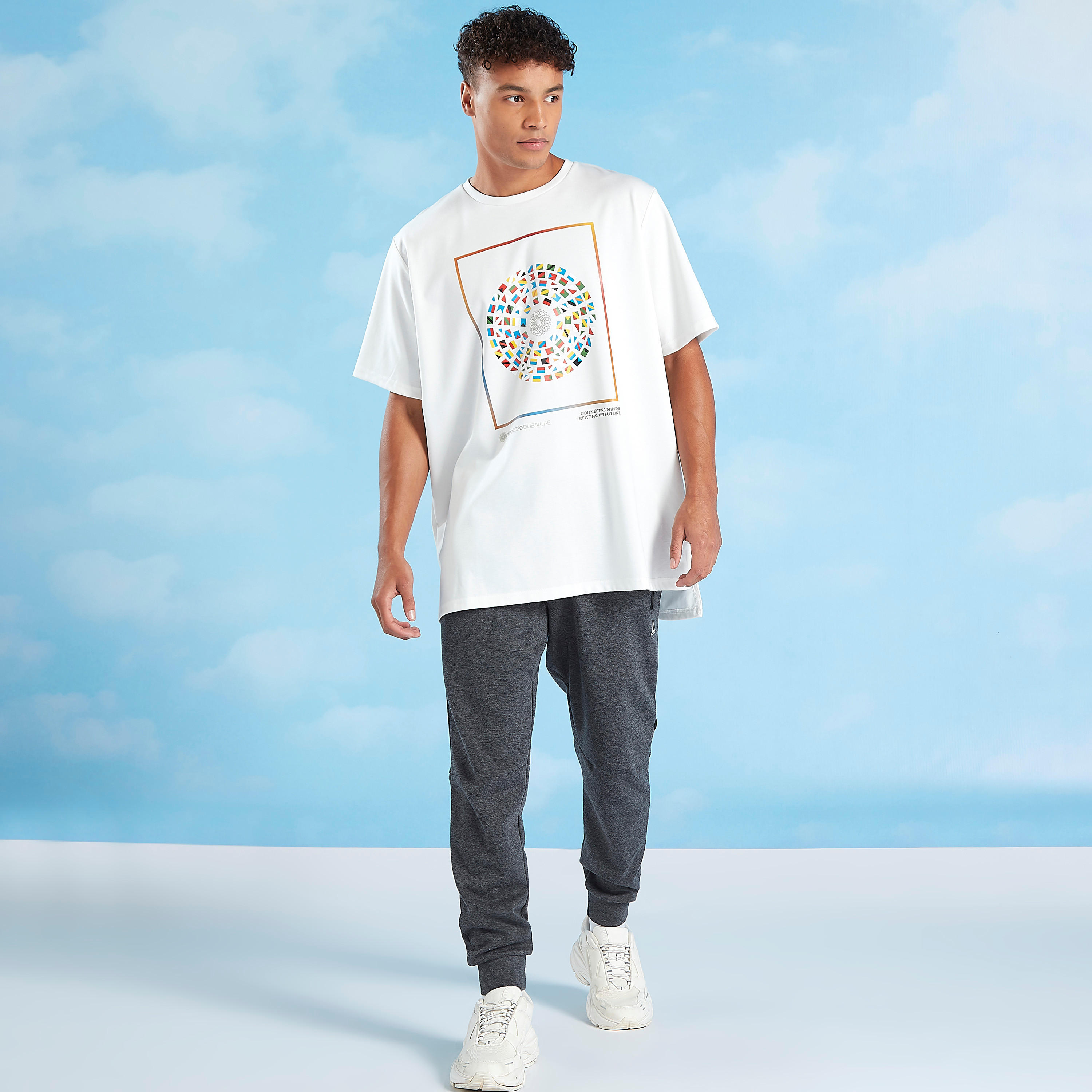 تيشيرت بطبعات وياقة ضيّقة وأكمام قصيرة إكسبو 2020-men-clothing-sportswearandactivewear-tshirtsandpolos-image-3
