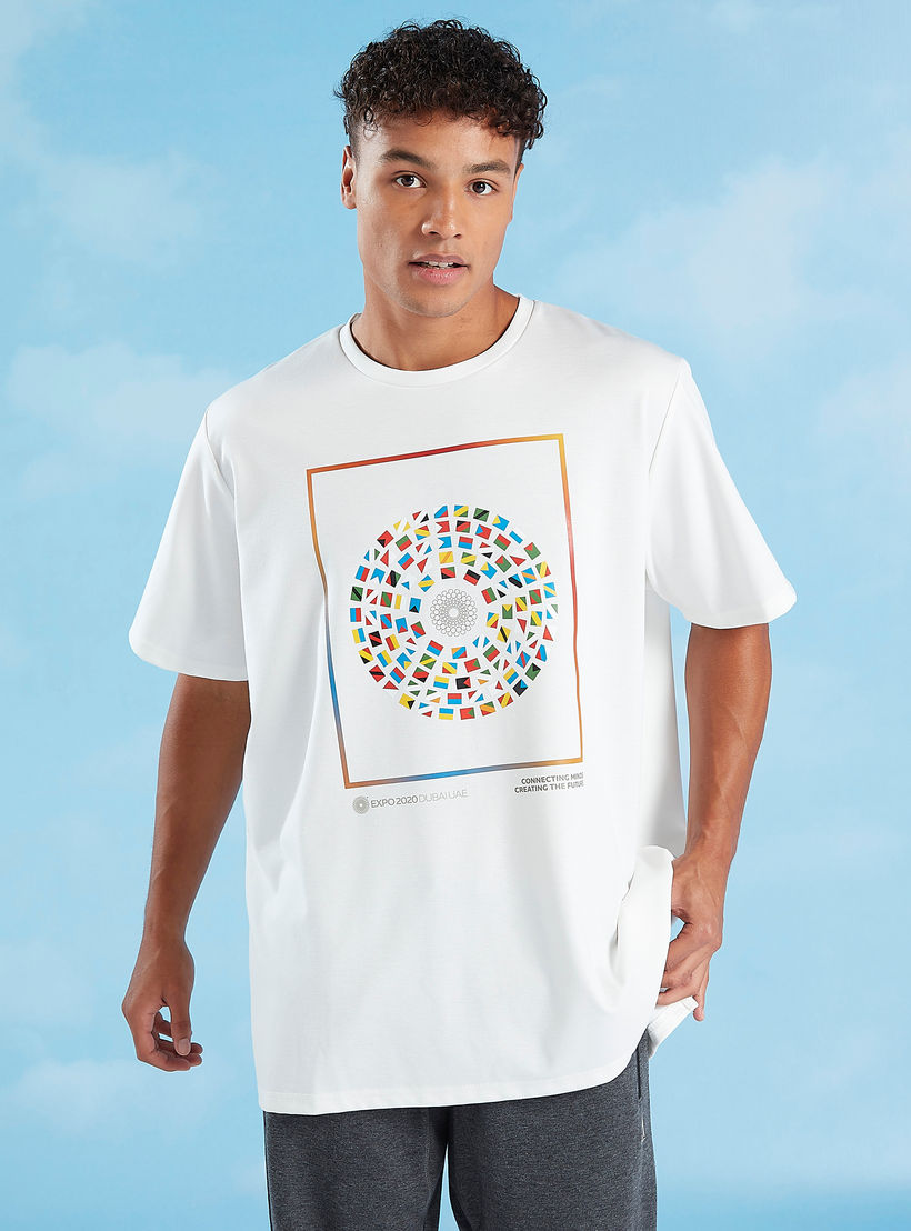 تيشيرت بطبعات وياقة ضيّقة وأكمام قصيرة إكسبو 2020-men-clothing-sportswearandactivewear-tshirtsandpolos-image-2