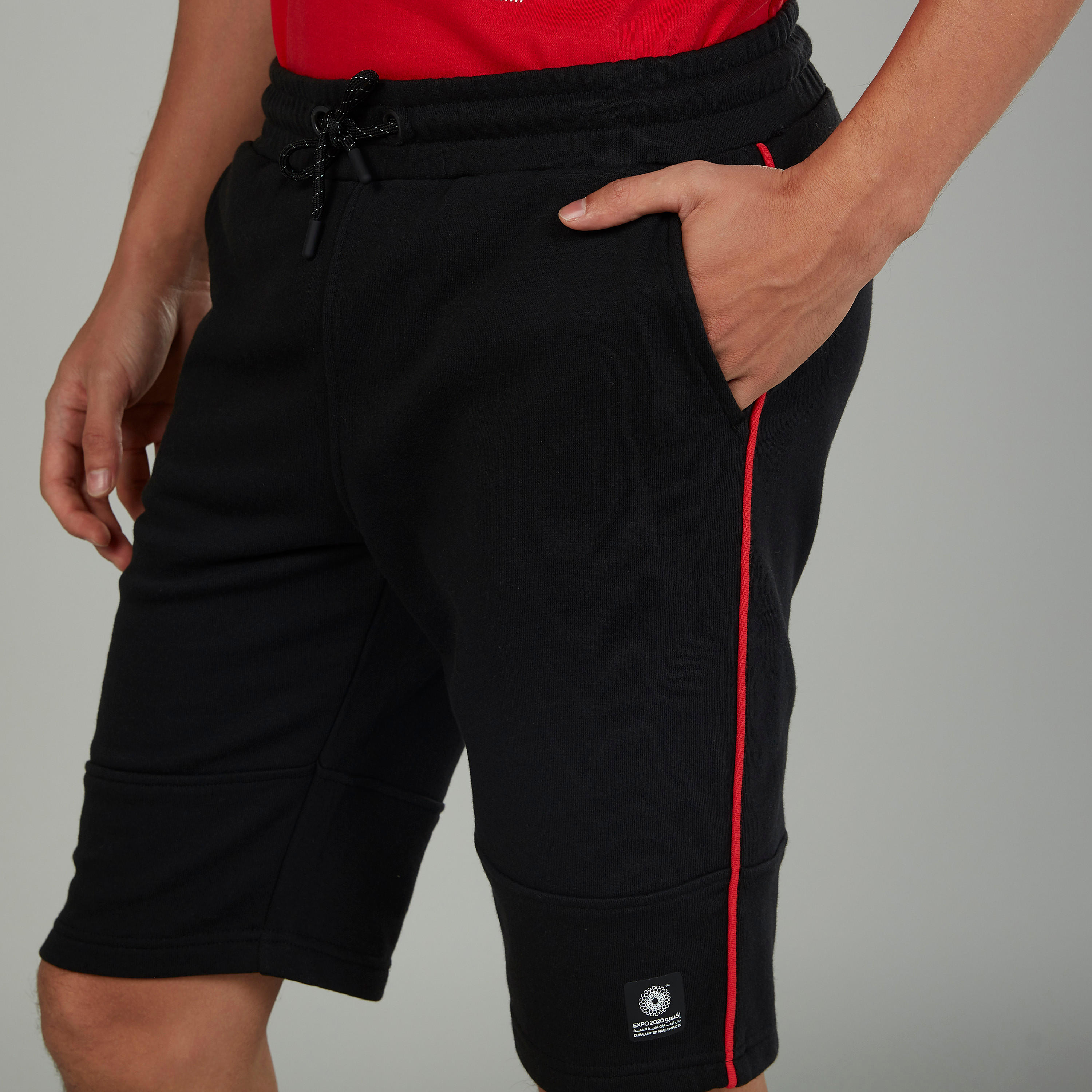 شورت سادة بخصر متوسط الارتفاع ورباط وجيوب إكسبو 2020-men-clothing-sportswearandactivewear-bottoms-image-3