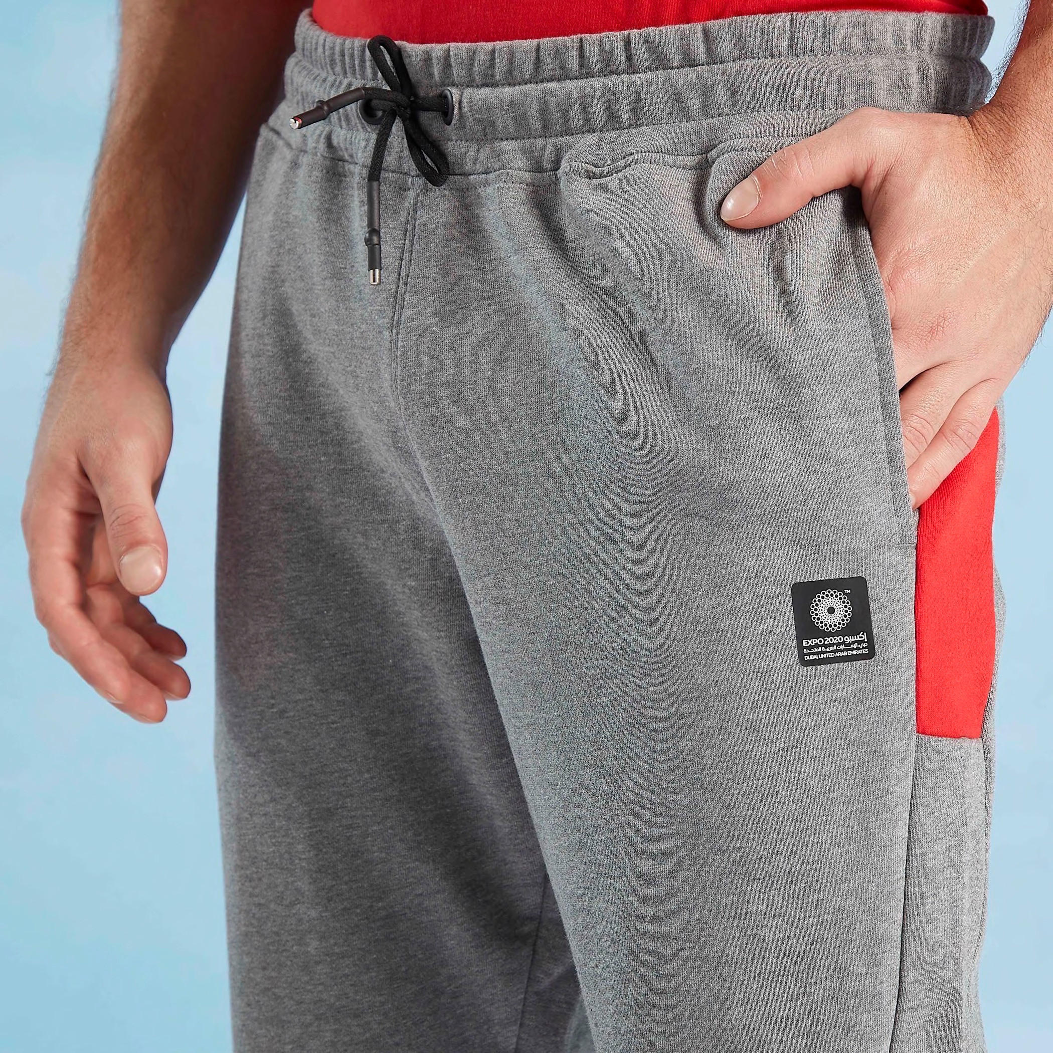 بنطلون رياضي بجيوب ورباط إكسبو 2020-men-clothing-sportswearandactivewear-bottoms-image-3