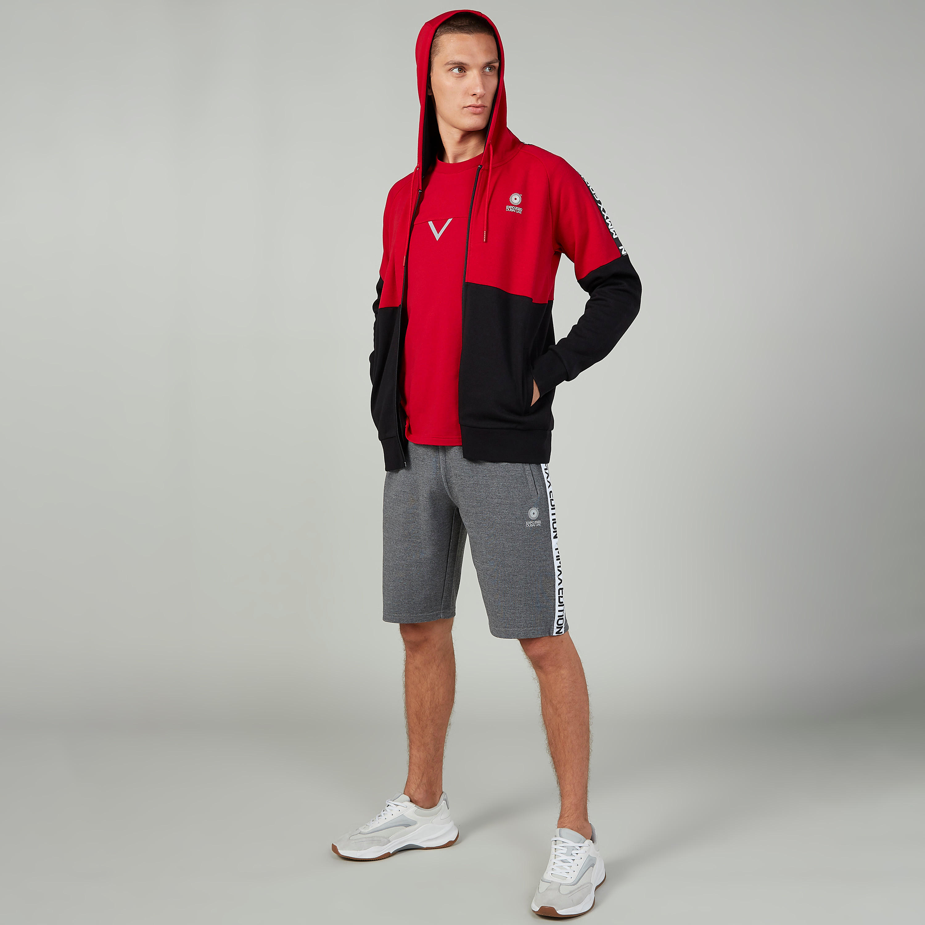 تيشيرت بطبعات وياقة مستديرة وأكمام قصيرة إكسبو 2020-men-clothing-sportswearandactivewear-tshirtsandpolos-image-2