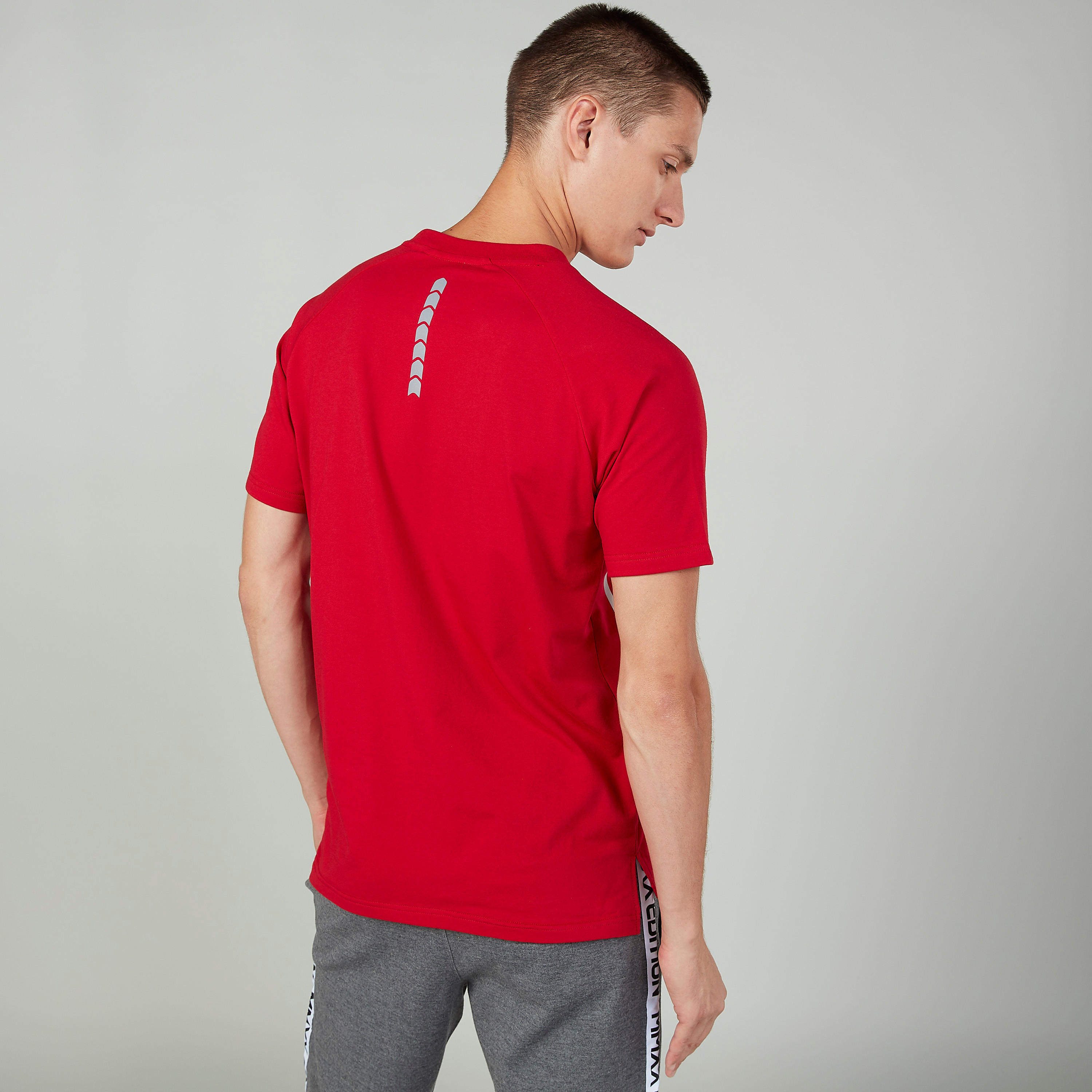 تيشيرت بطبعات وياقة مستديرة وأكمام قصيرة إكسبو 2020-men-clothing-sportswearandactivewear-tshirtsandpolos-image-4