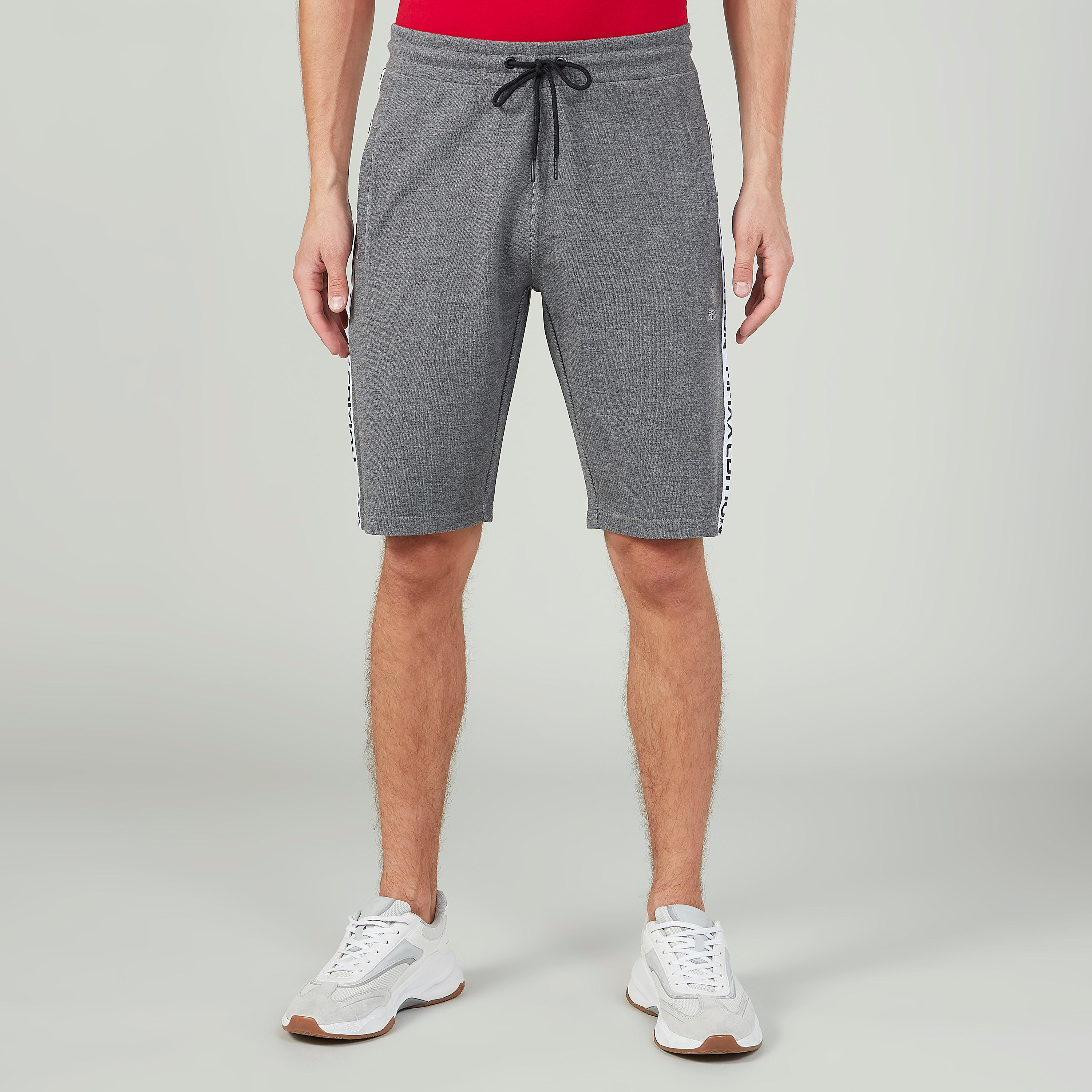 شورت سادة برباط وشريطة إكسبو 2020-men-clothing-sportswearandactivewear-bottoms-image-1