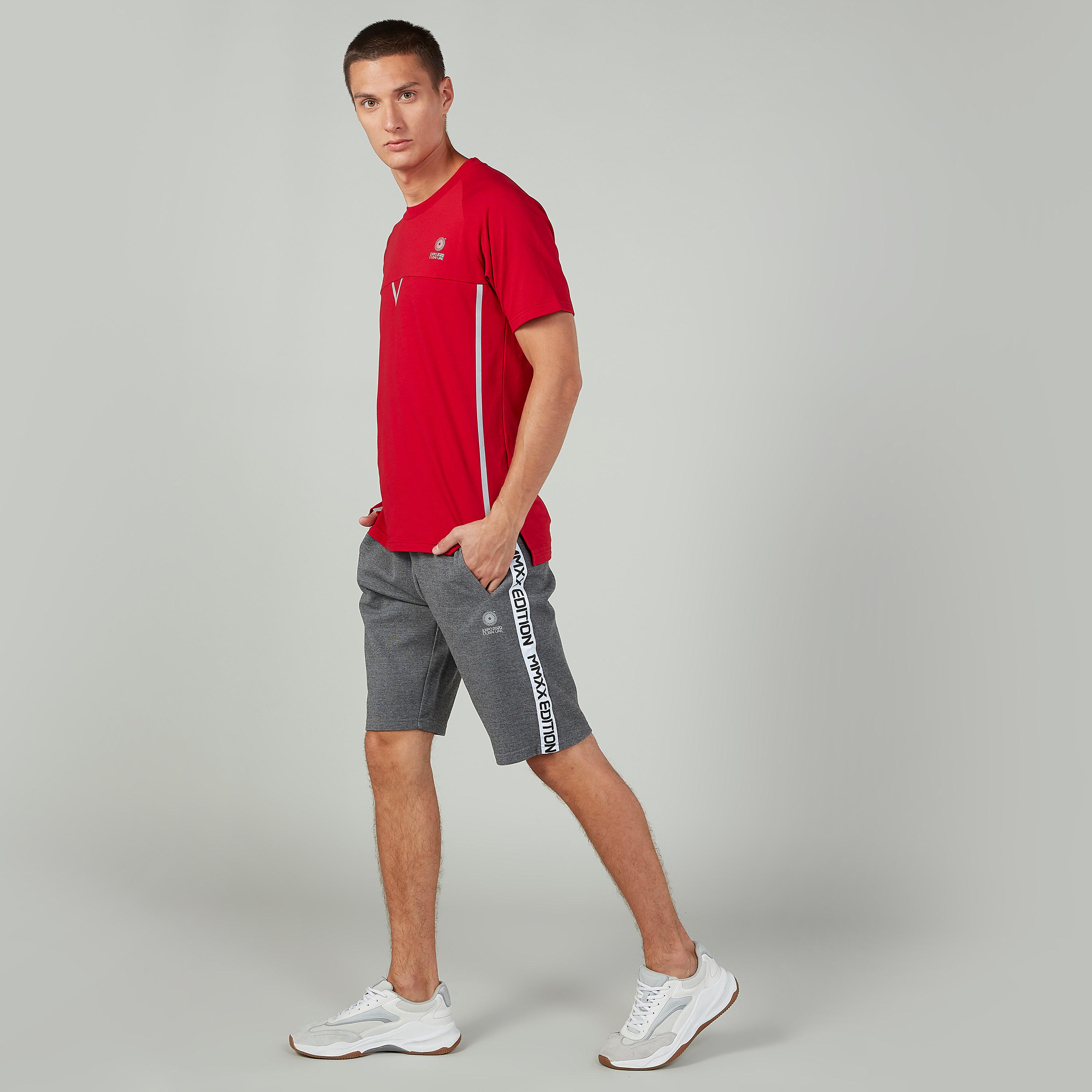 شورت سادة برباط وشريطة إكسبو 2020-men-clothing-sportswearandactivewear-bottoms-image-2
