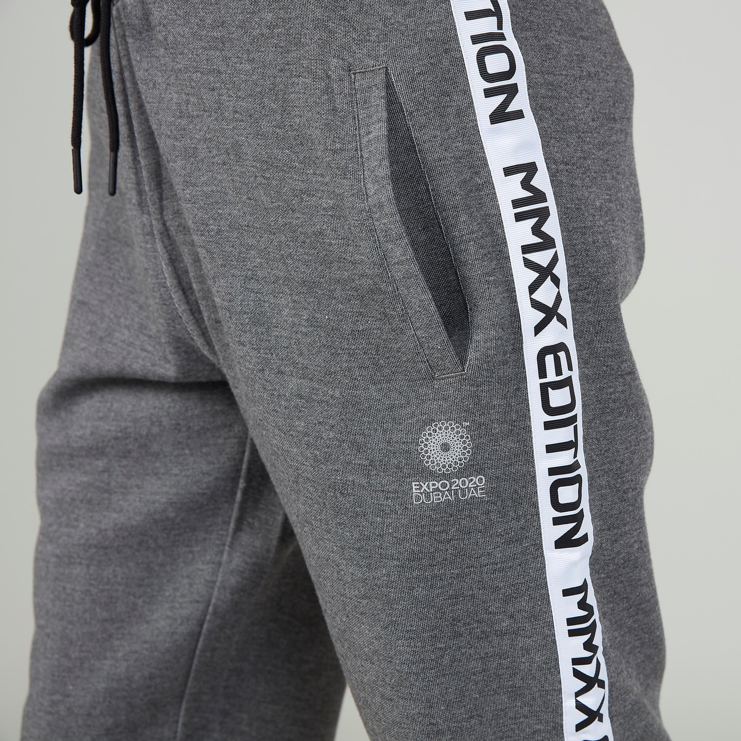 شورت سادة برباط وشريطة إكسبو 2020-men-clothing-sportswearandactivewear-bottoms-image-3