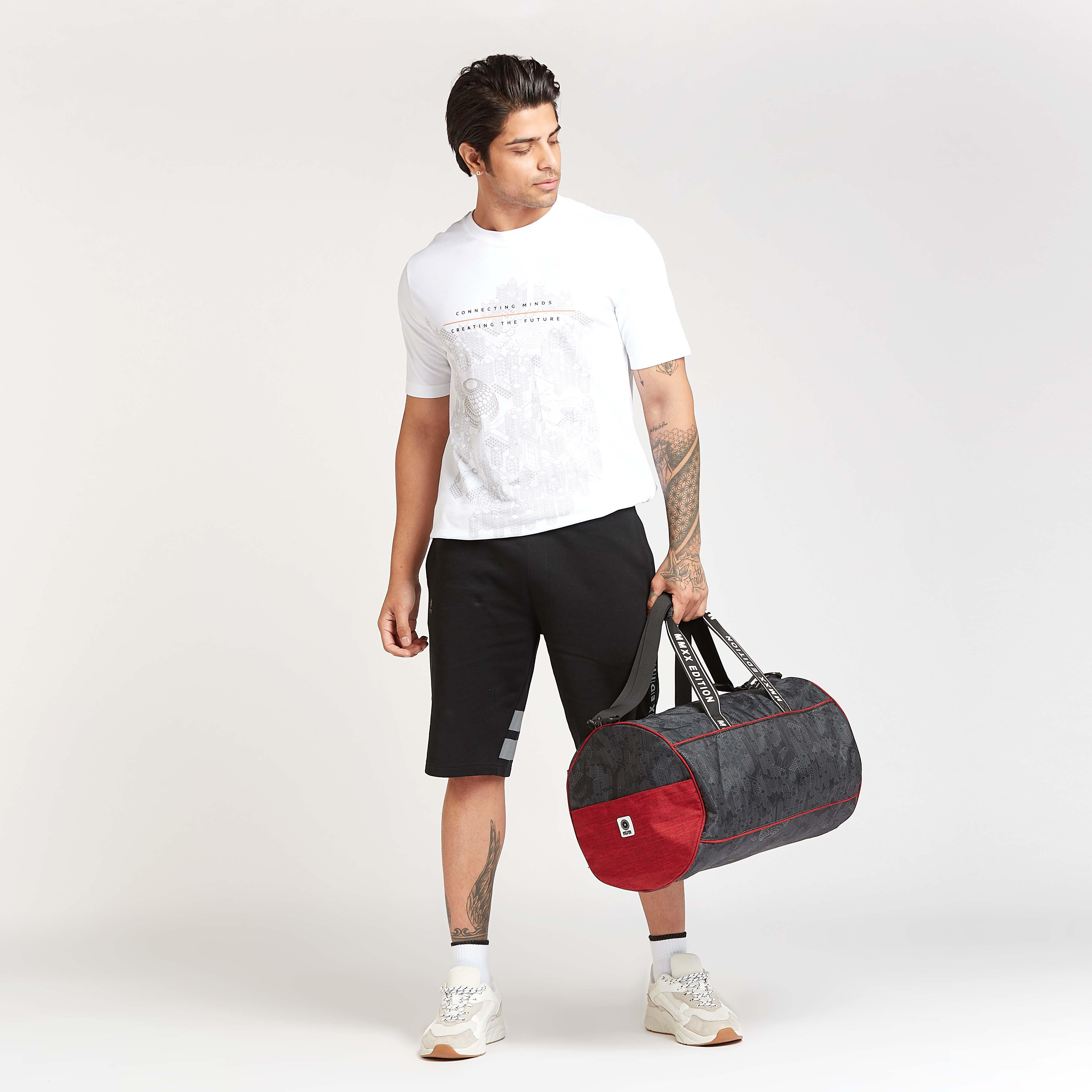 شنطة باولر بطبعات ومقابض مزدوجة وحزام قابل للتّعديل-men-bags-image-1