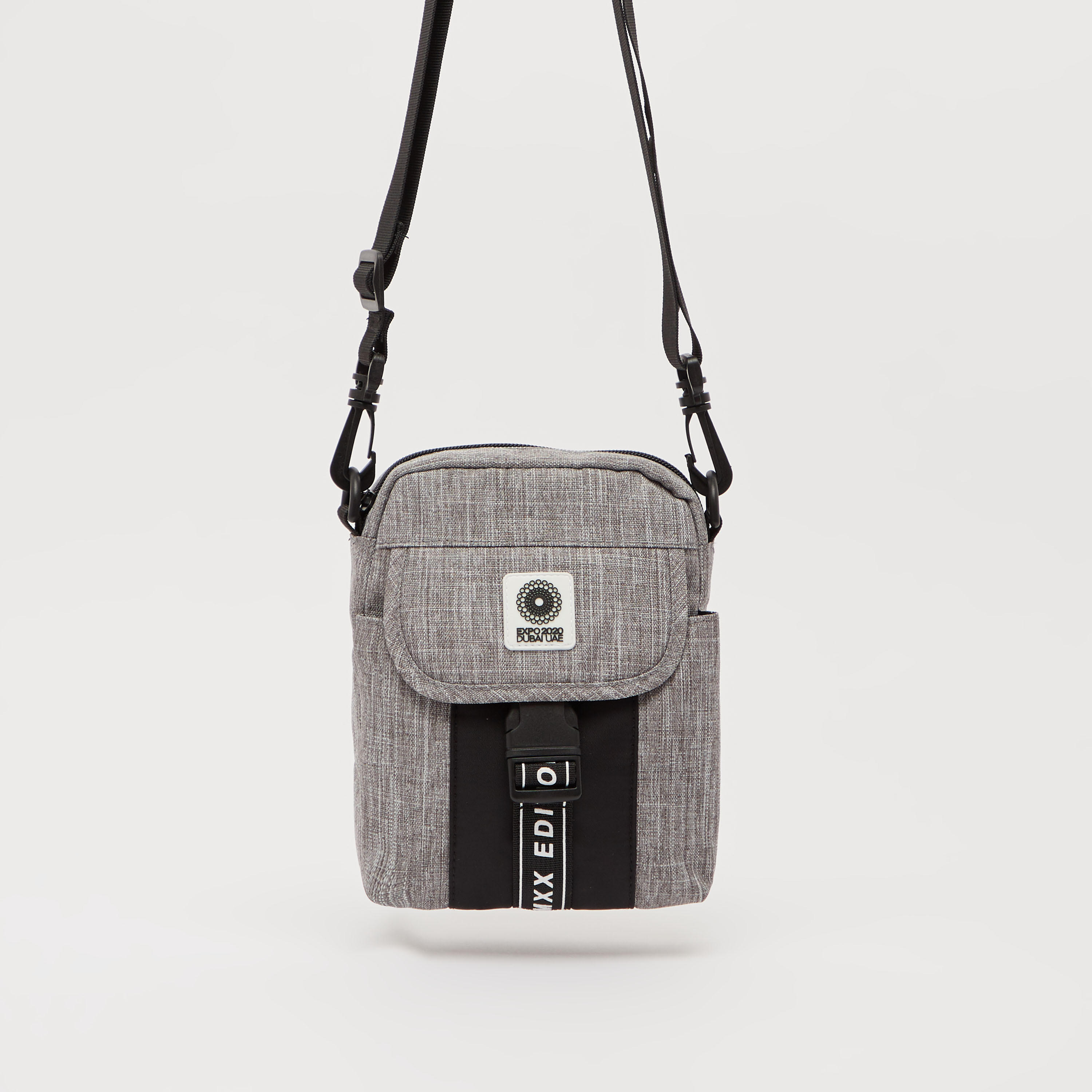 شنطة كروس بودي بارزة الملمس بحزام قابل للتعديل إكسبو 2020-men-bags-image-3