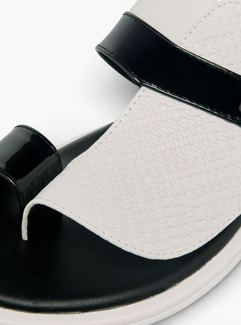 صندل عربي بحلقة إصبع للرجال من الواحة-men-shoes-sandals-image-4
