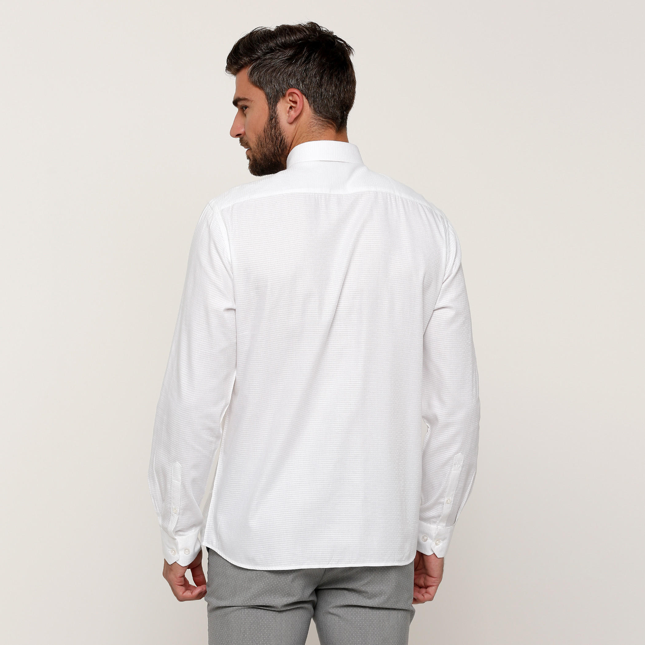 قميص بارز الملمس بأكمام طويلة وأزرار من آرو-men-clothing-shirts-image-2