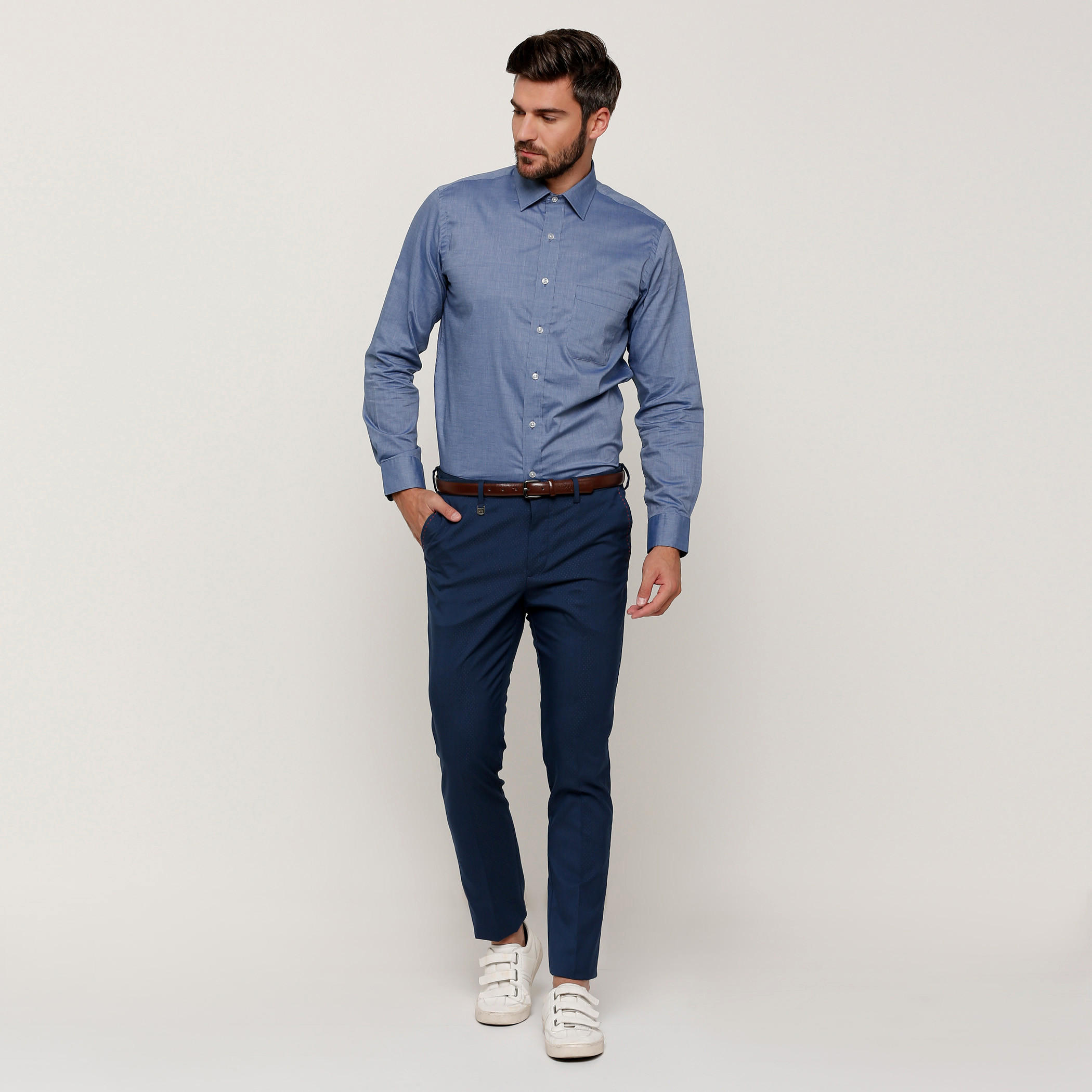 قميص بأكمام طويلة وأزرار من آرو-men-clothing-shirts-image-1