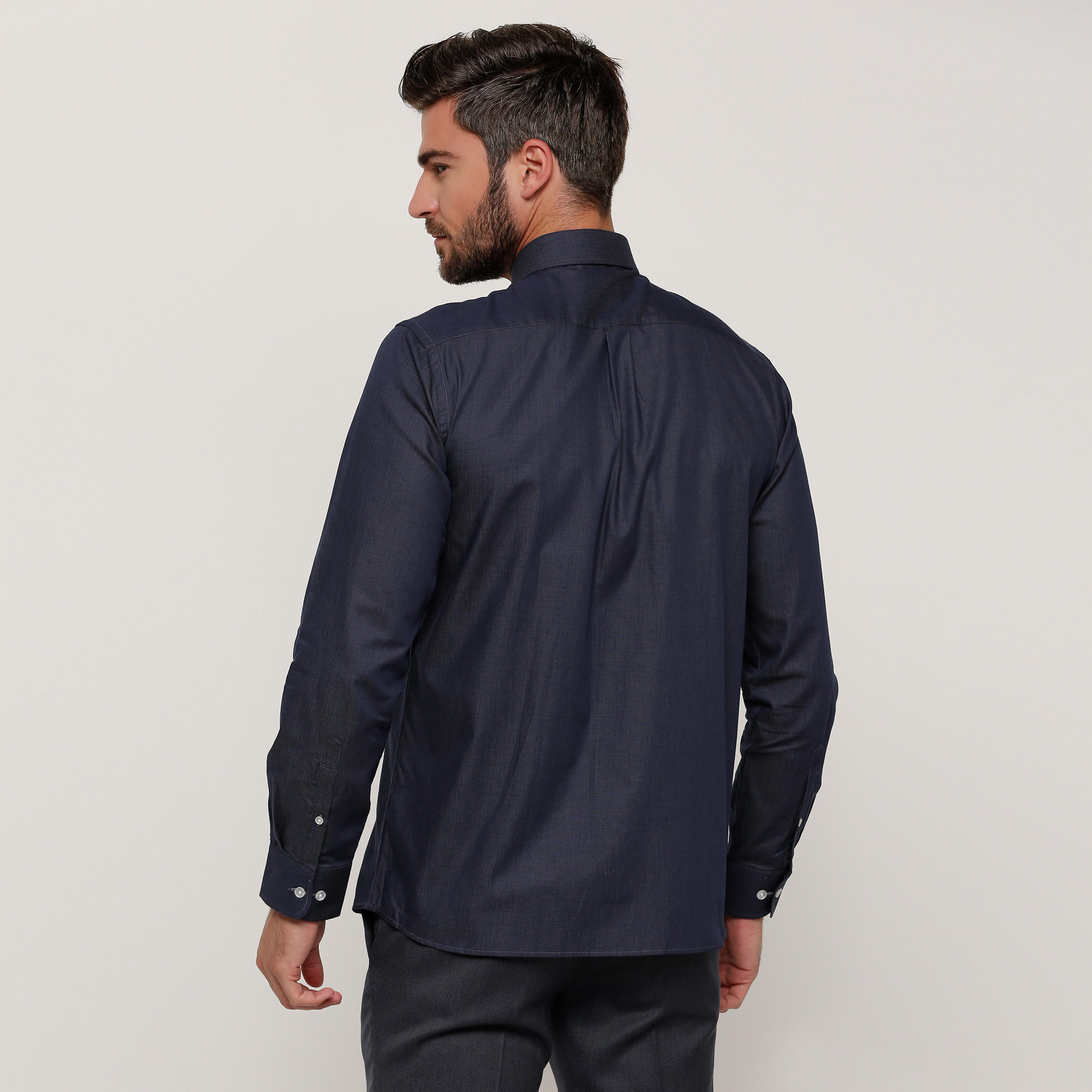 قميص بأكمام طويلة وأزرار من آرو-men-clothing-shirts-image-2