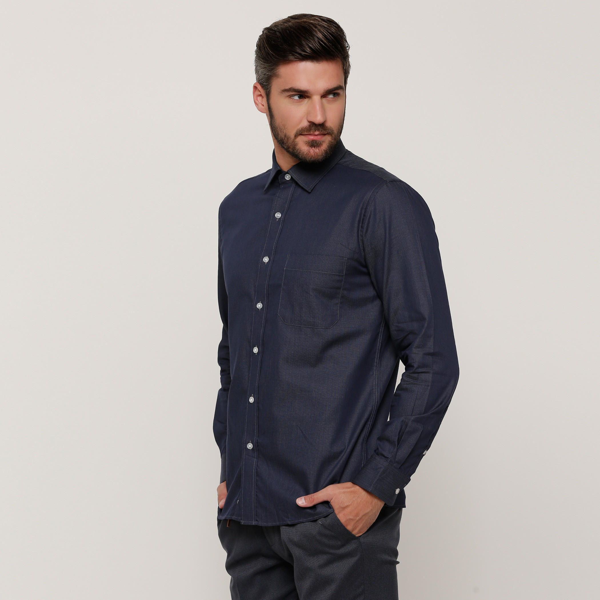 قميص بأكمام طويلة وأزرار من آرو-men-clothing-shirts-image-3