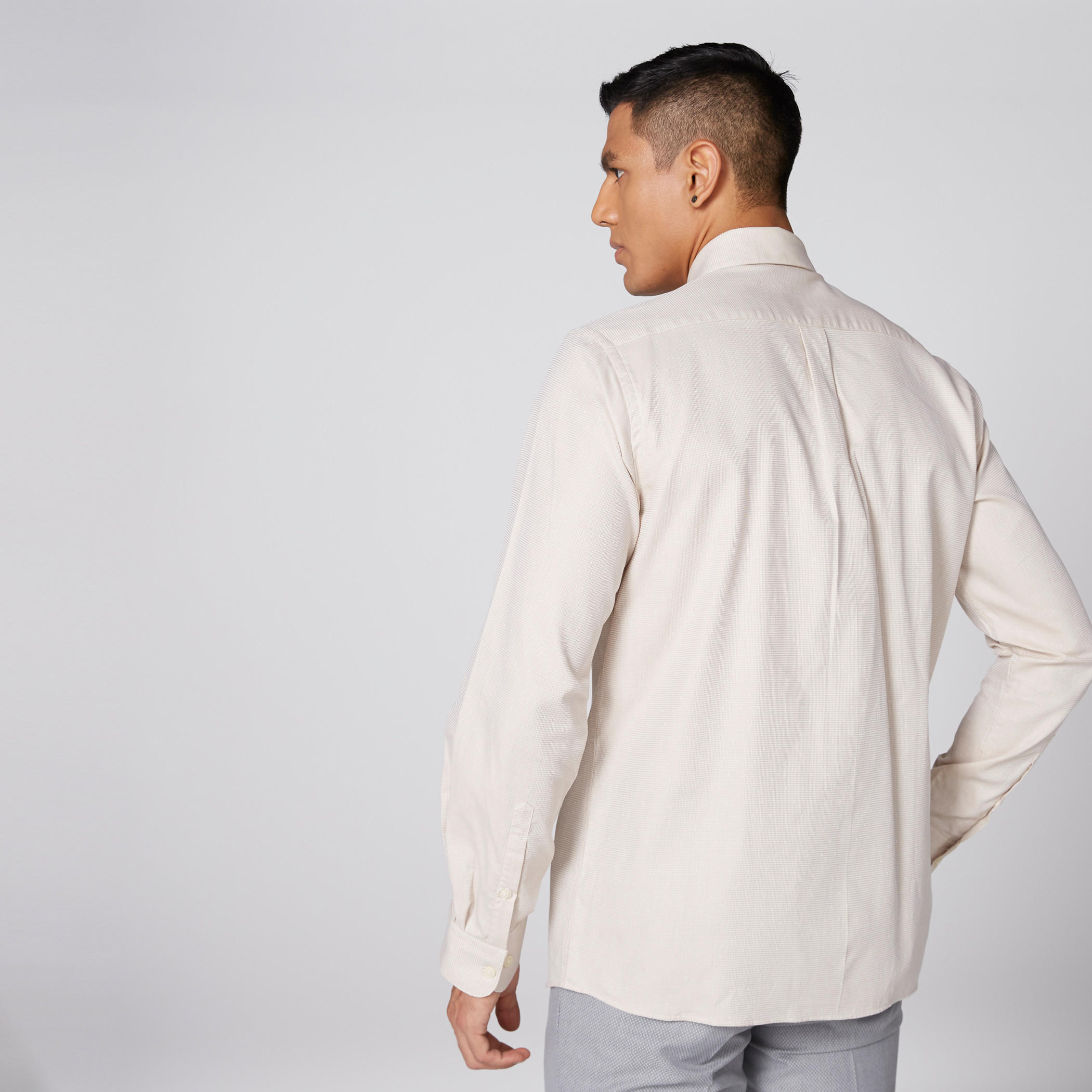 قميص بارز الملمس بأكمام طويلة وأزرار من آرو-men-clothing-shirts-image-2