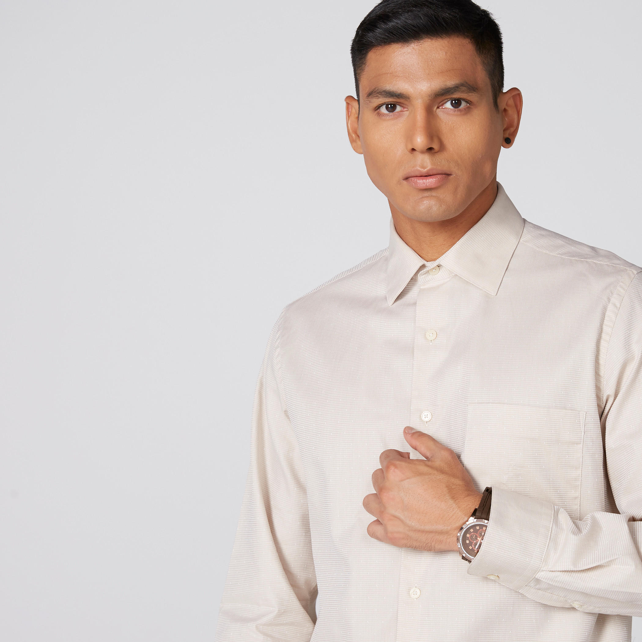 قميص بارز الملمس بأكمام طويلة وأزرار من آرو-men-clothing-shirts-image-4