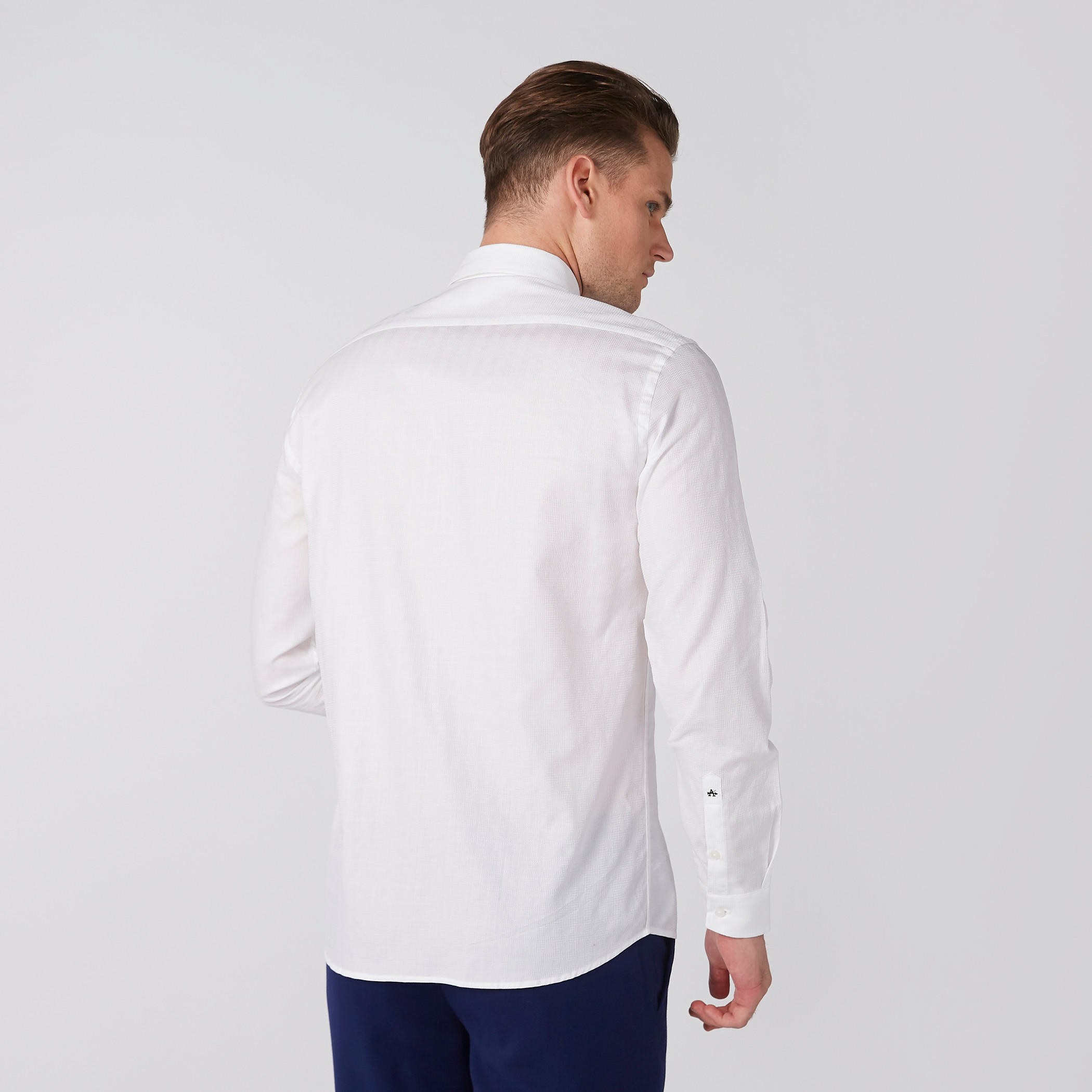 قميص بأكمام طويلة وأزرار من آرو-men-clothing-shirts-image-4