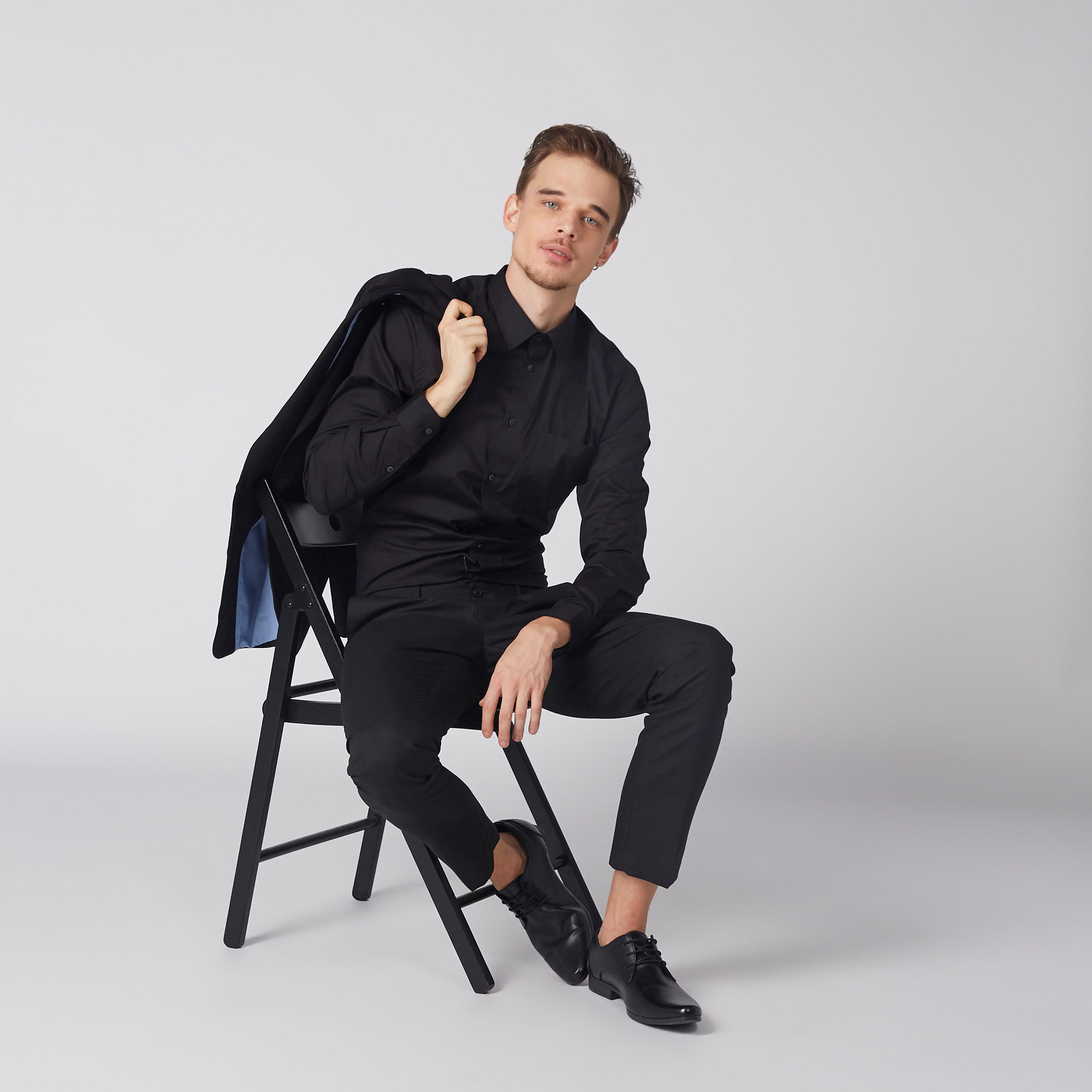 قميص بأكمام طويلة وأزرار وجيب من آرو-men-clothing-shirts-image-5