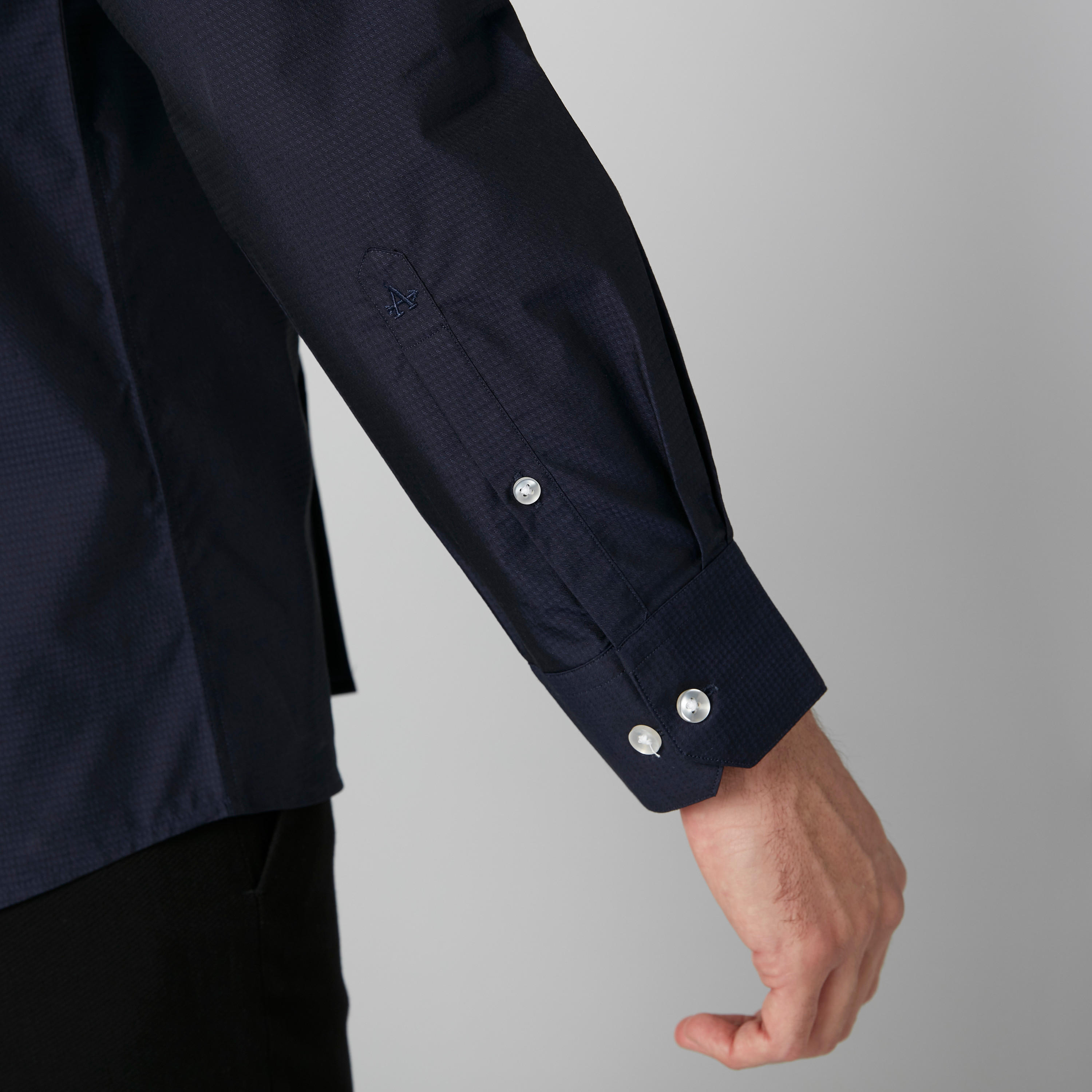 تيشيرت بأكمام طويلة ووصلة أزرار كاملة من آرو-men-clothing-shirts-image-4
