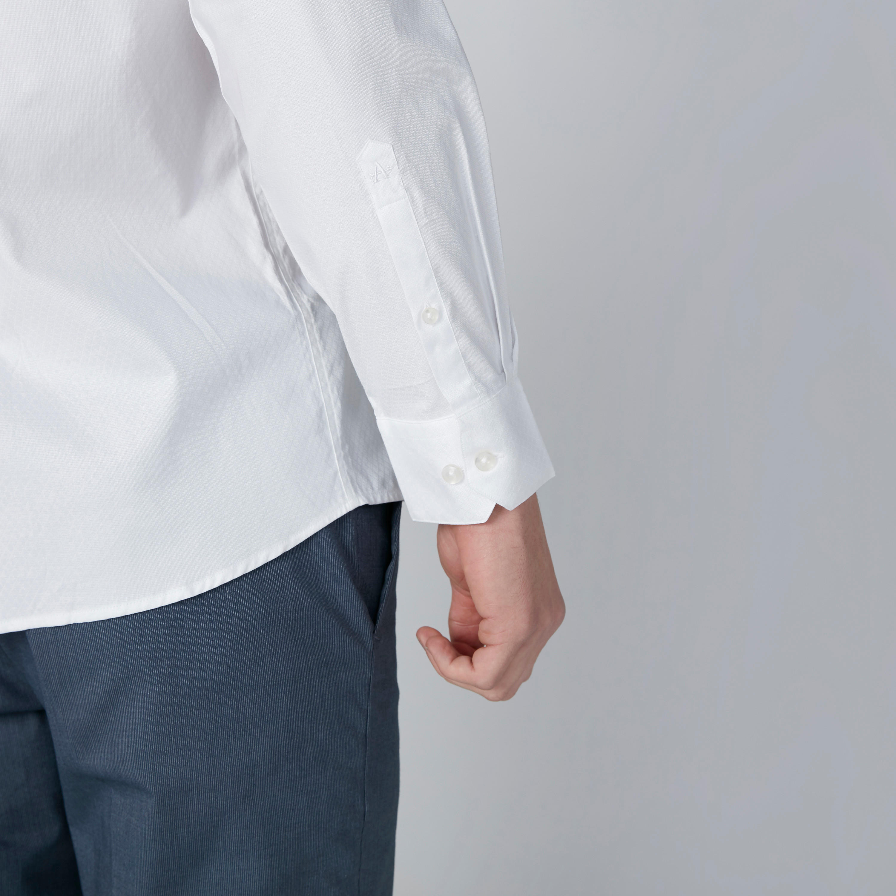 قميص بأكمام طويلة وأزرار وجيوب من آرو-men-clothing-shirts-image-4