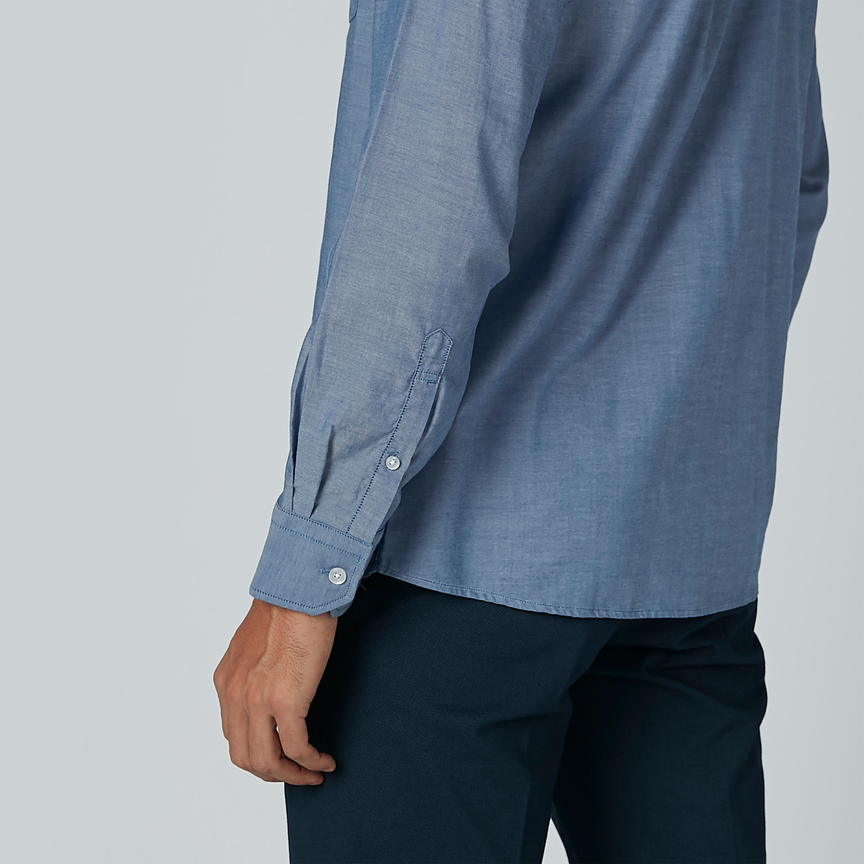 قميص سادة بأكمام طويلة وجيوب من آرو-men-clothing-shirts-image-4