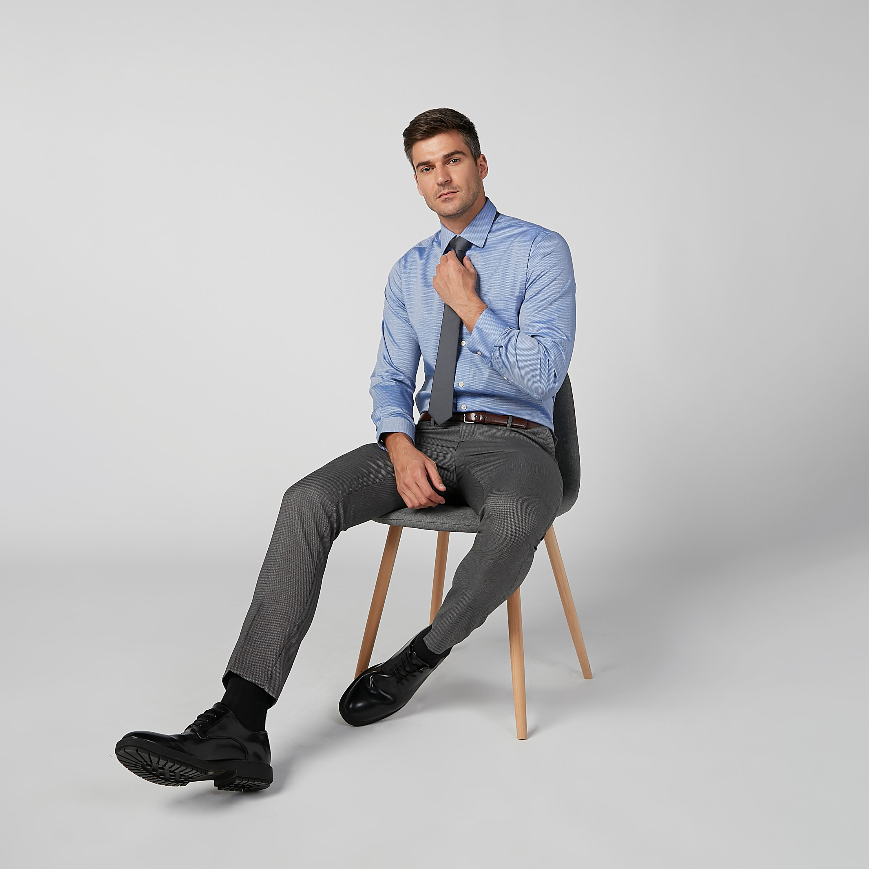 قميص بارز الملمس بأكمام طويلة وجيب على الصدر من آرو-men-clothing-shirts-image-1