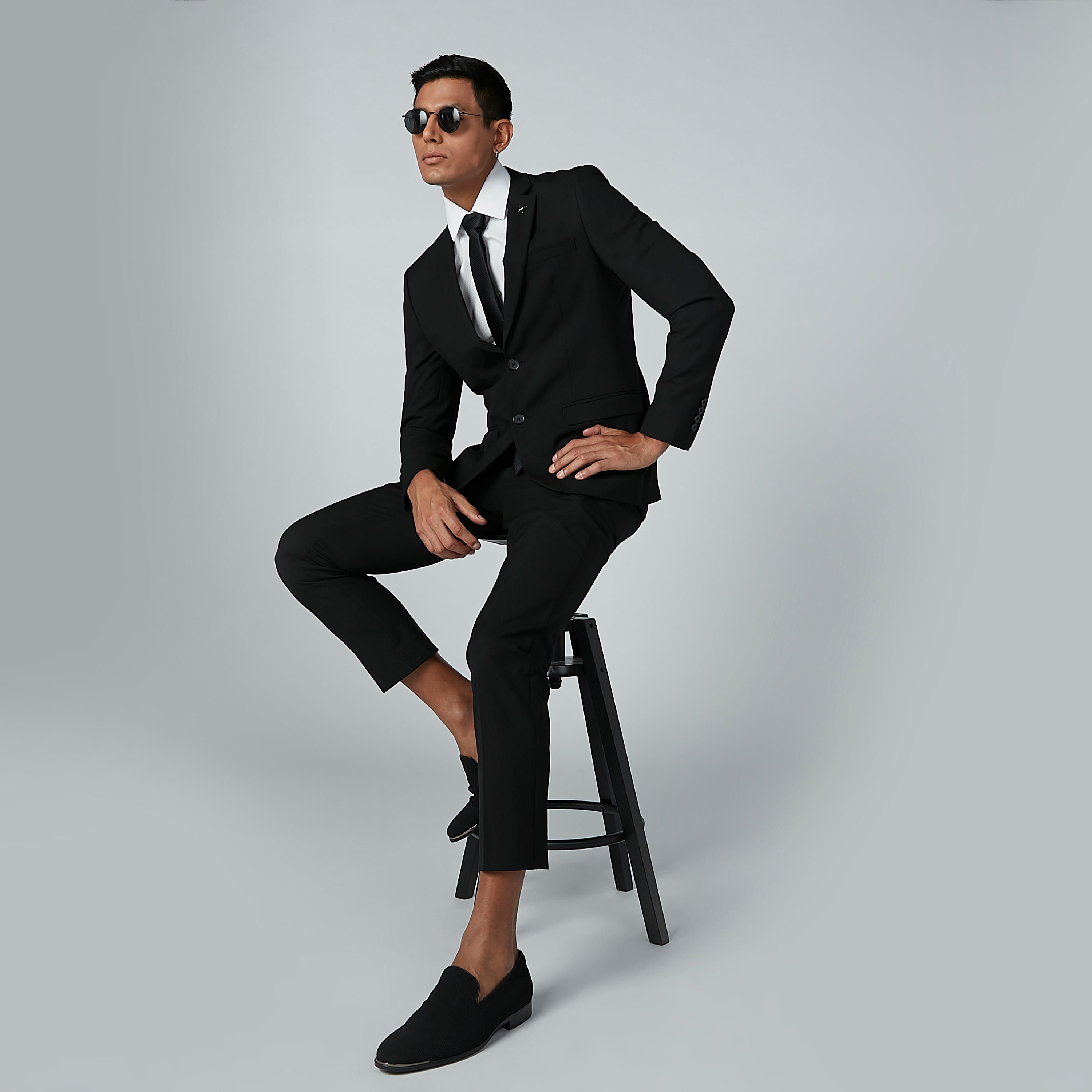 قميص سادة بأكمام طويلة وأزرار من آرو-men-clothing-shirts-image-2