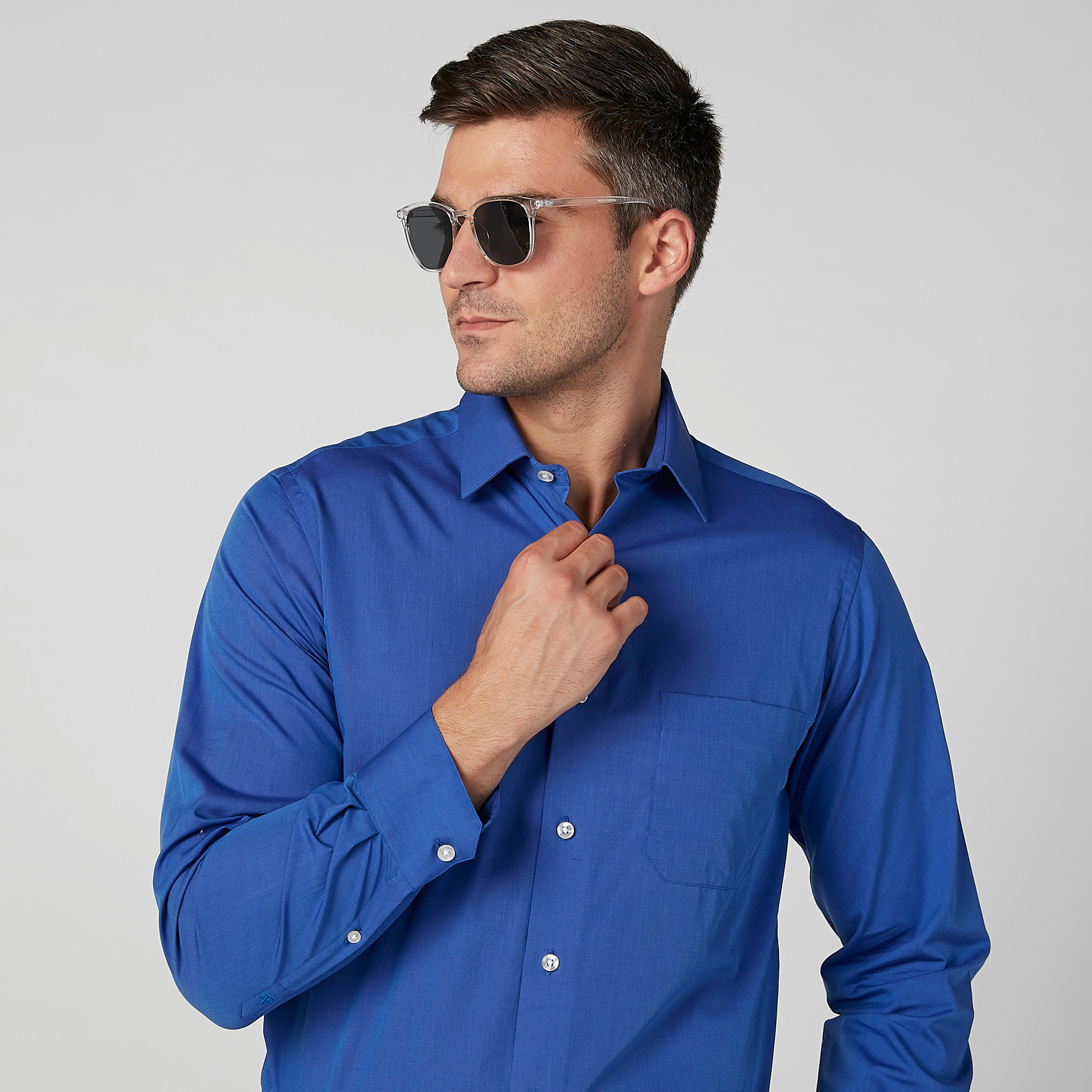 قميص سادة بأكمام طويلة وجيوب من آرو-men-clothing-shirts-image-2
