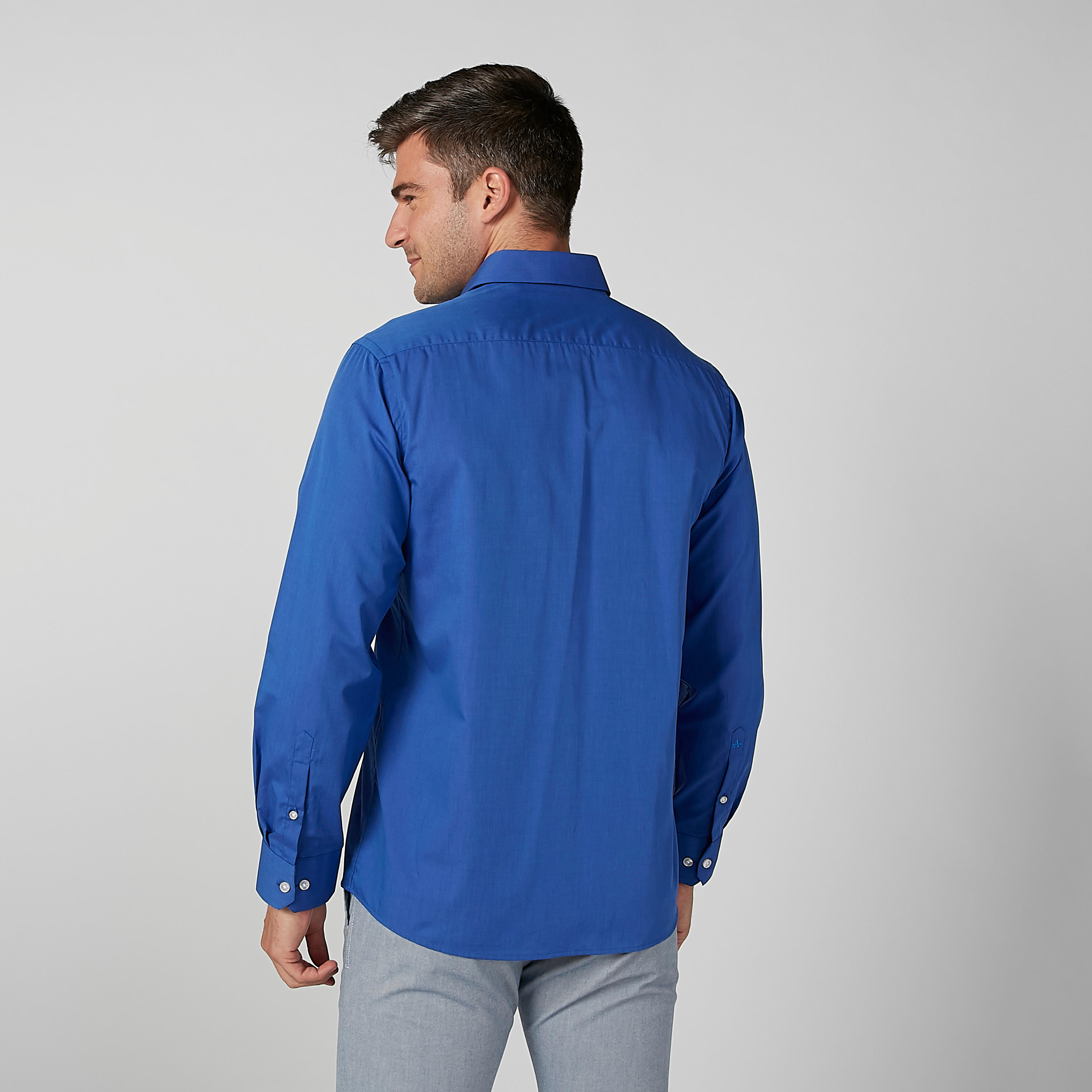 قميص سادة بأكمام طويلة وجيوب من آرو-men-clothing-shirts-image-4