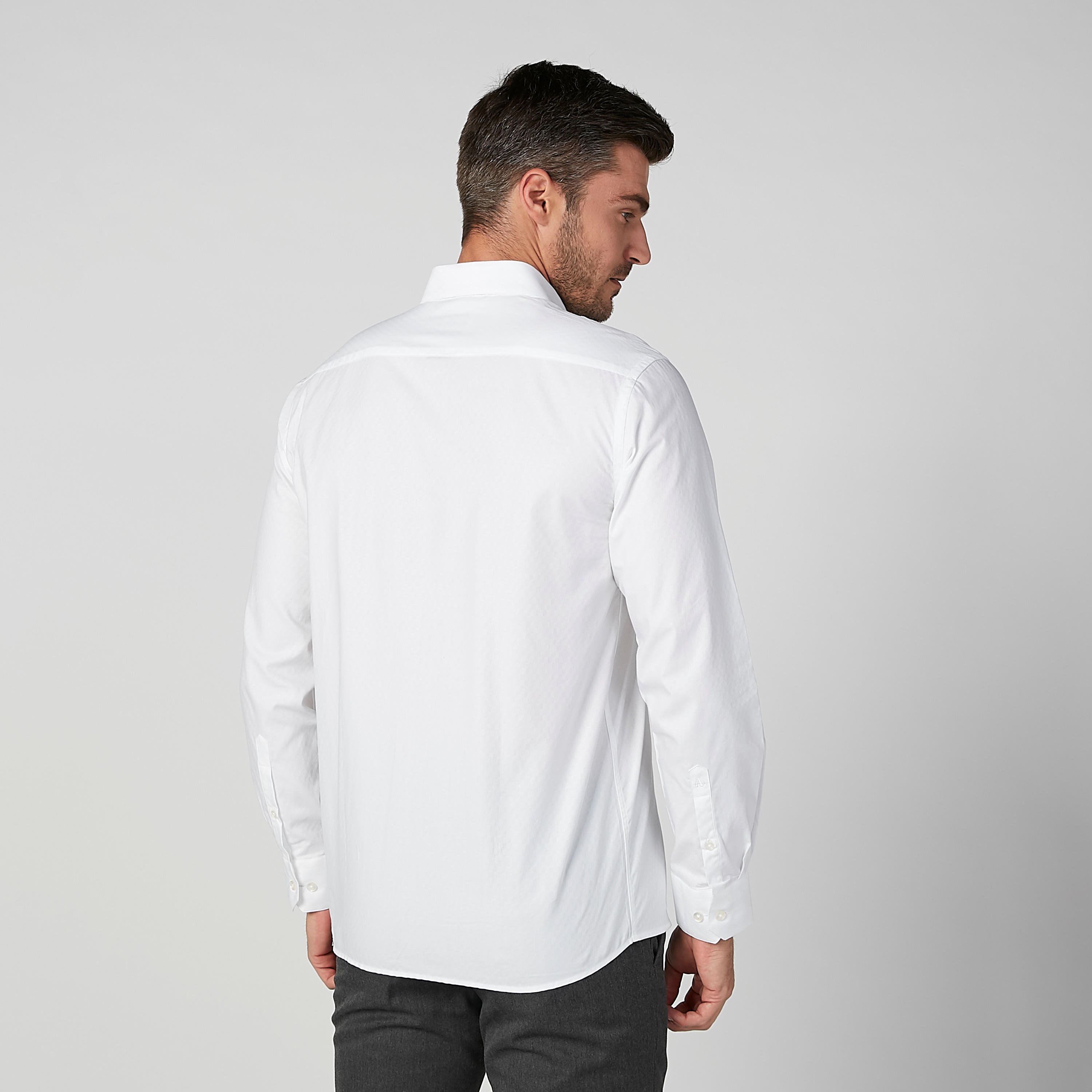 قميص سادة بأكمام طويلة وجيوب من آرو-men-clothing-shirts-image-4