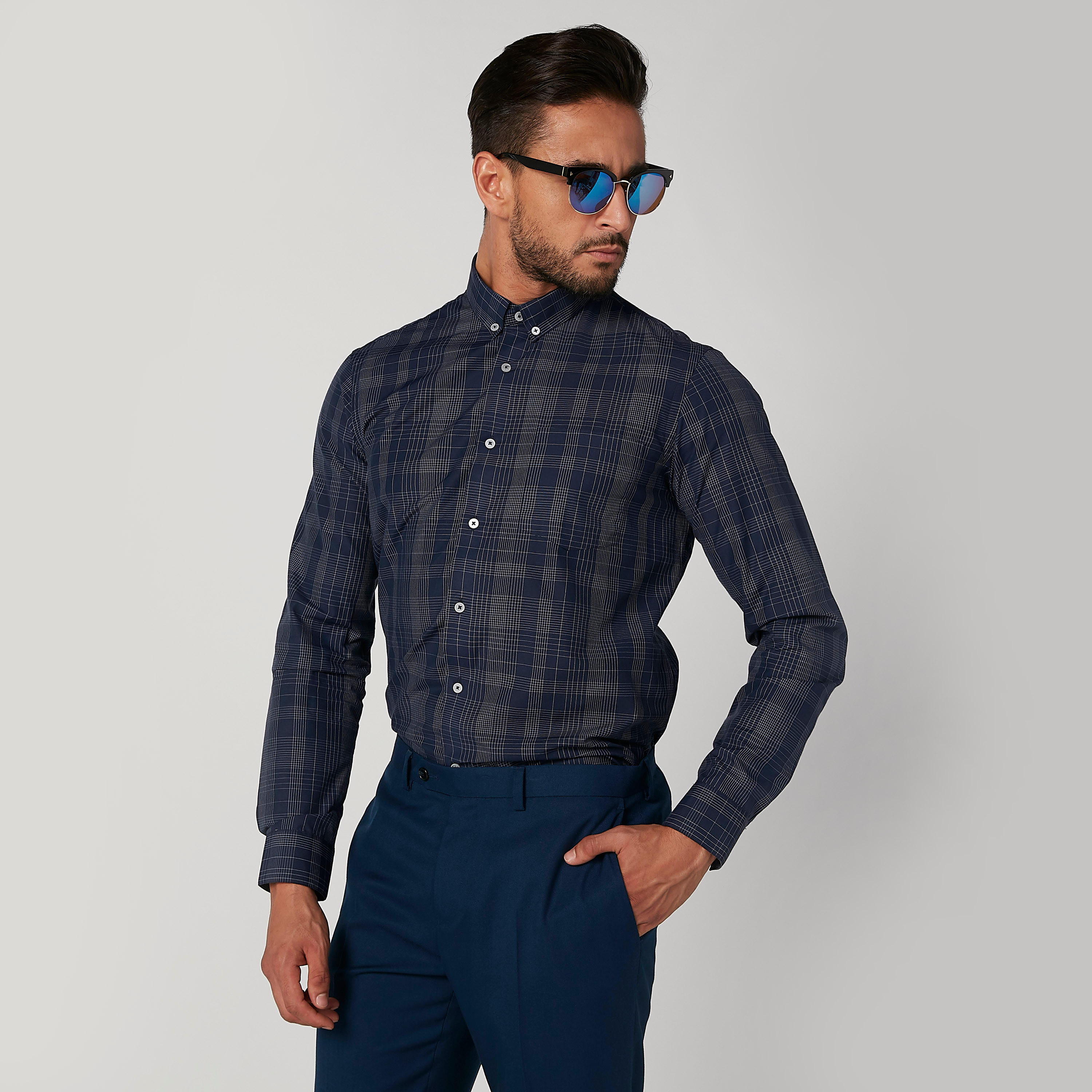 قميص سليم كاروهات بياقة عاديّة وأكمام طويلة من آرو-men-clothing-shirts-image-1