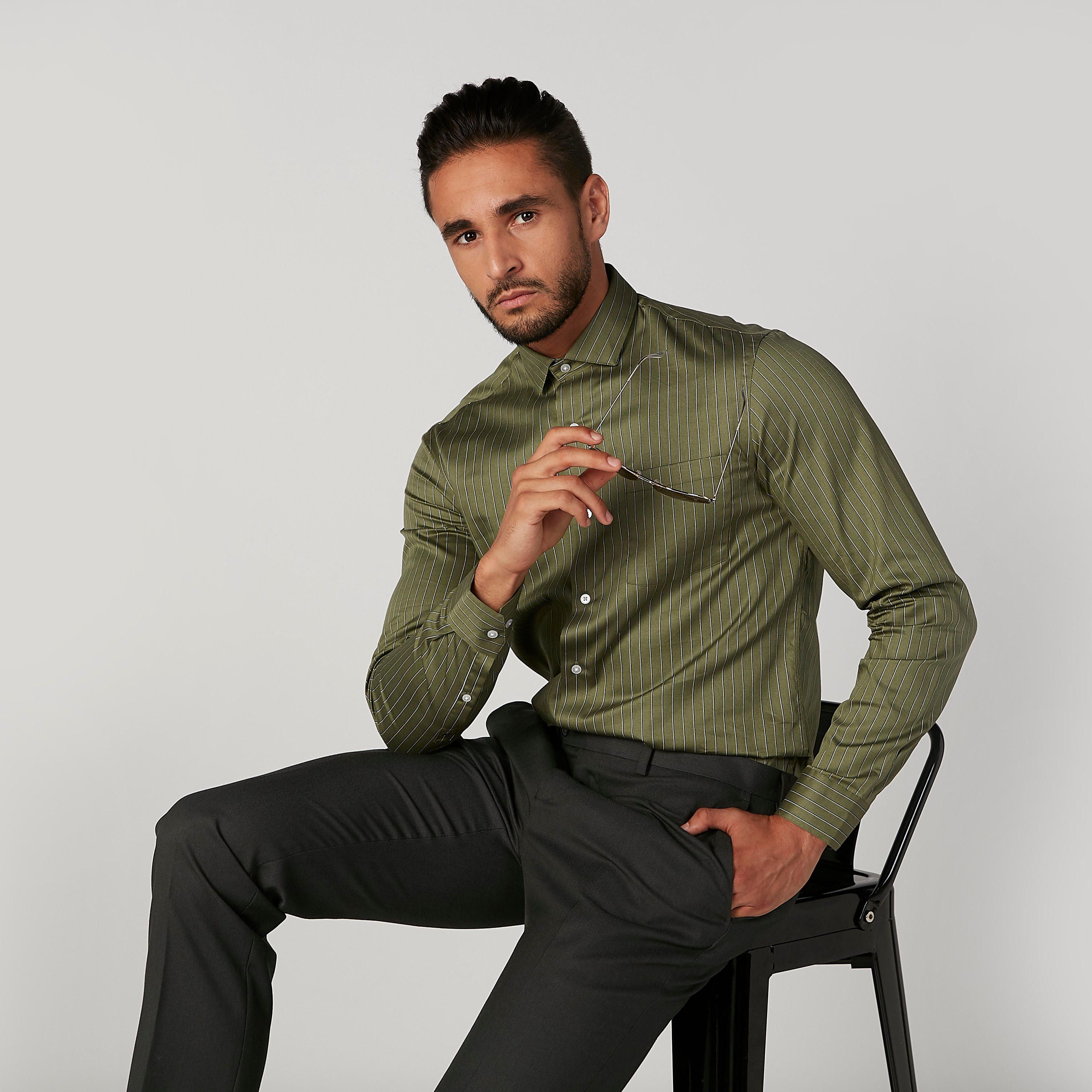 قميص سليم مقلّم بياقة عاديّة وأكمام طويلة من آرو-men-clothing-shirts-image-1
