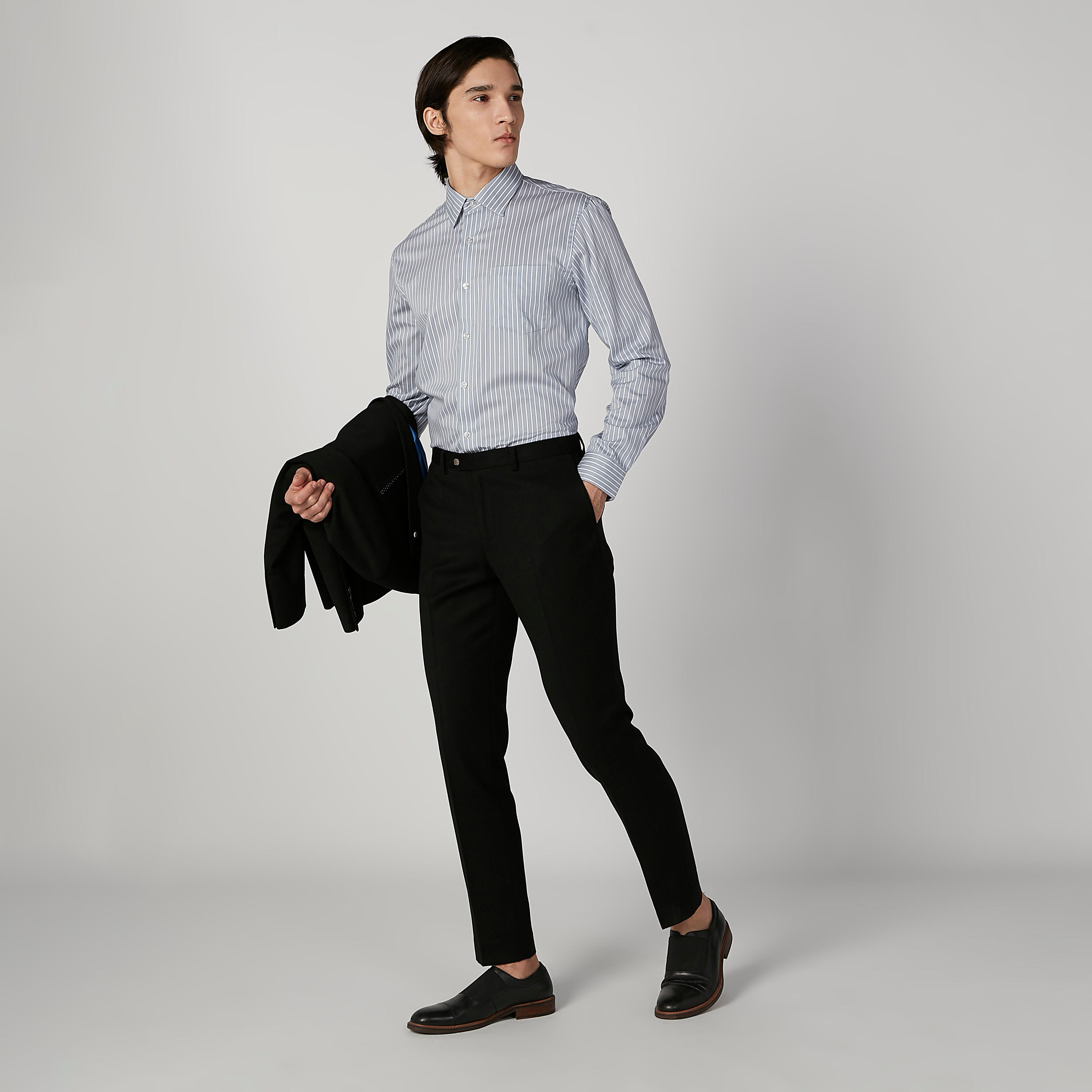 قميص سليم مقلّم بأكمام طويلة وجيوب من آرو-men-clothing-shirts-image-3