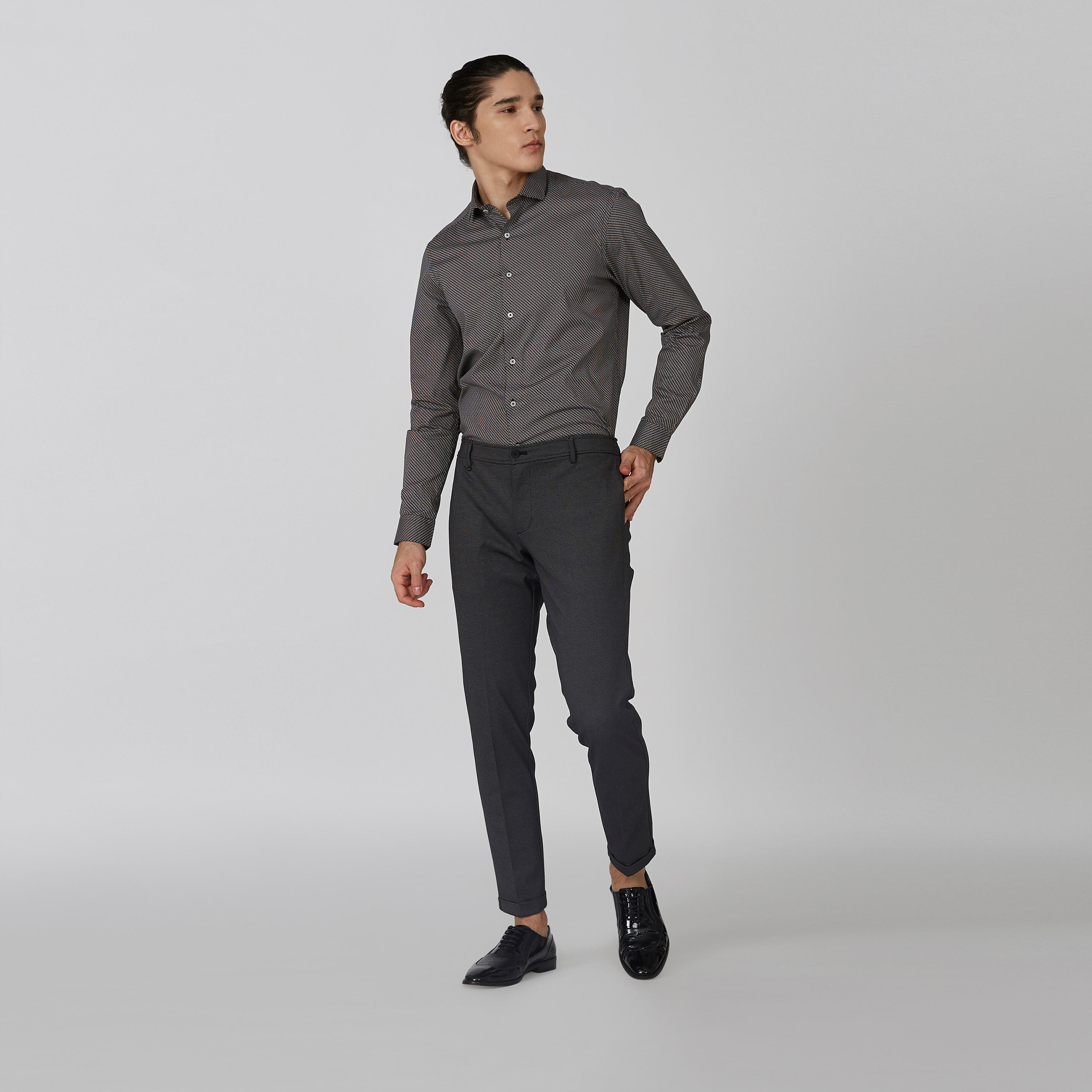 قميص رسمي بارز الملمس بياقة عاديّة وأكمام طويلة من آرو-men-clothing-shirts-image-1