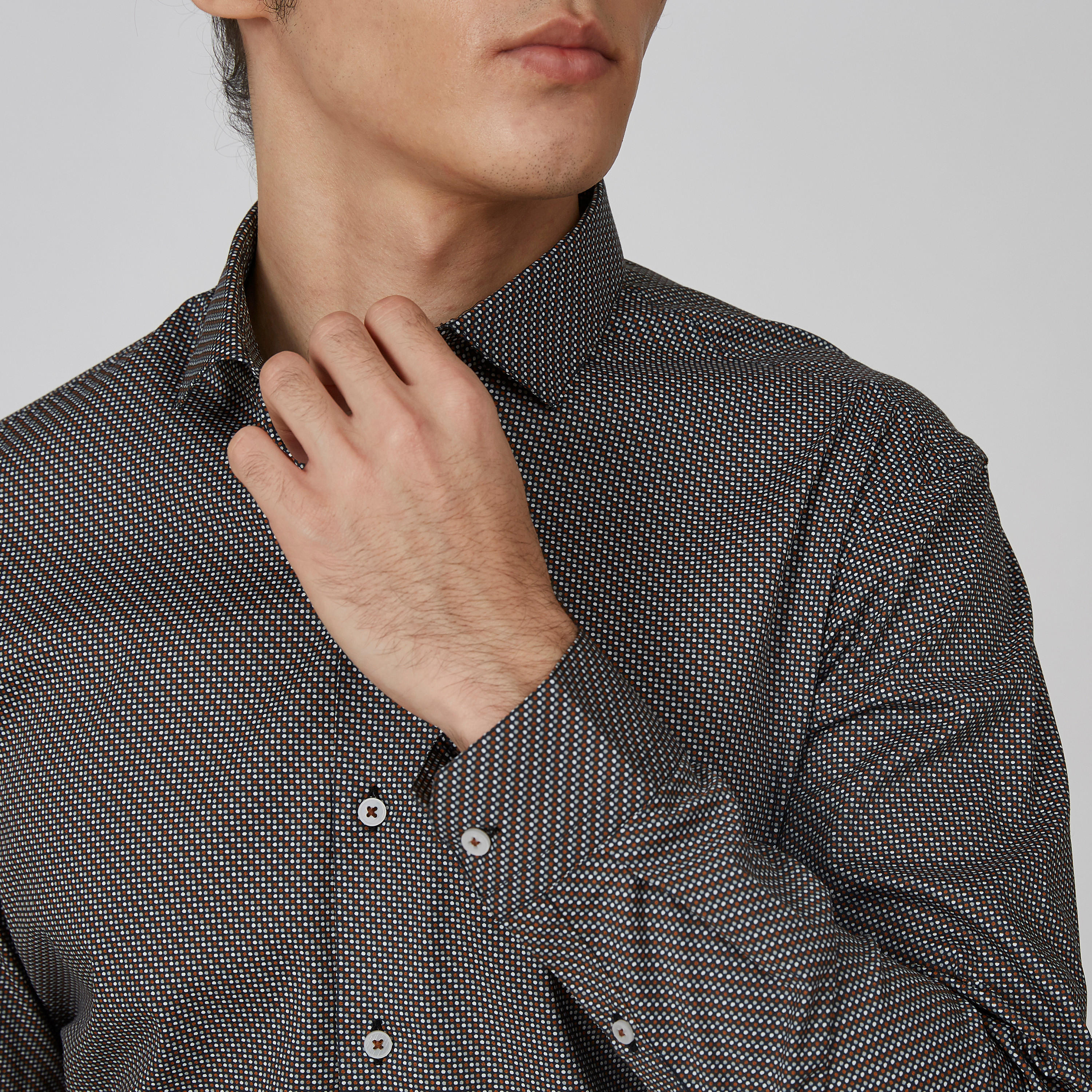 قميص رسمي بارز الملمس بياقة عاديّة وأكمام طويلة من آرو-men-clothing-shirts-image-3