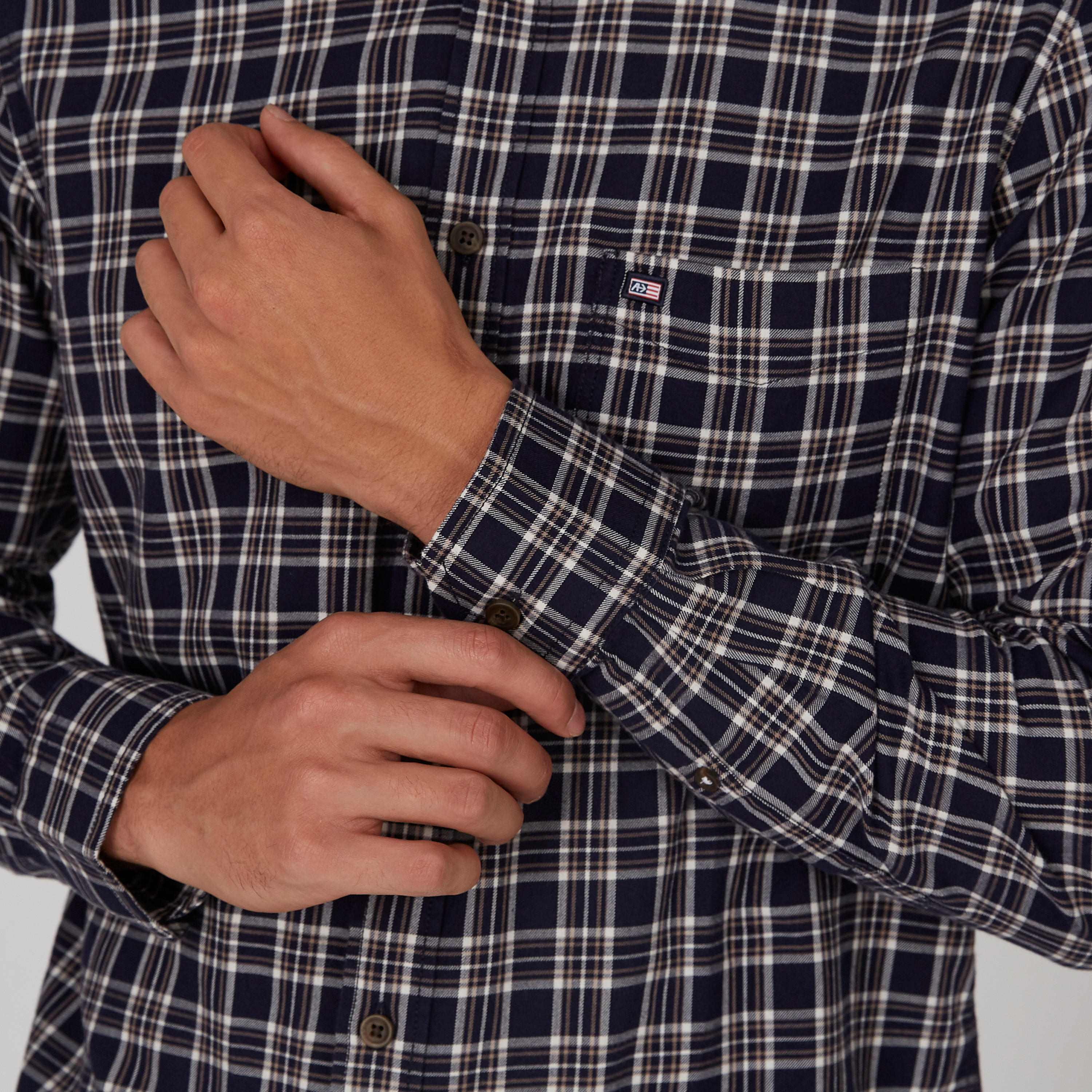قميص كاروهات بياقة عاديّة وأكمام طويلة من آرو-men-clothing-shirts-image-5