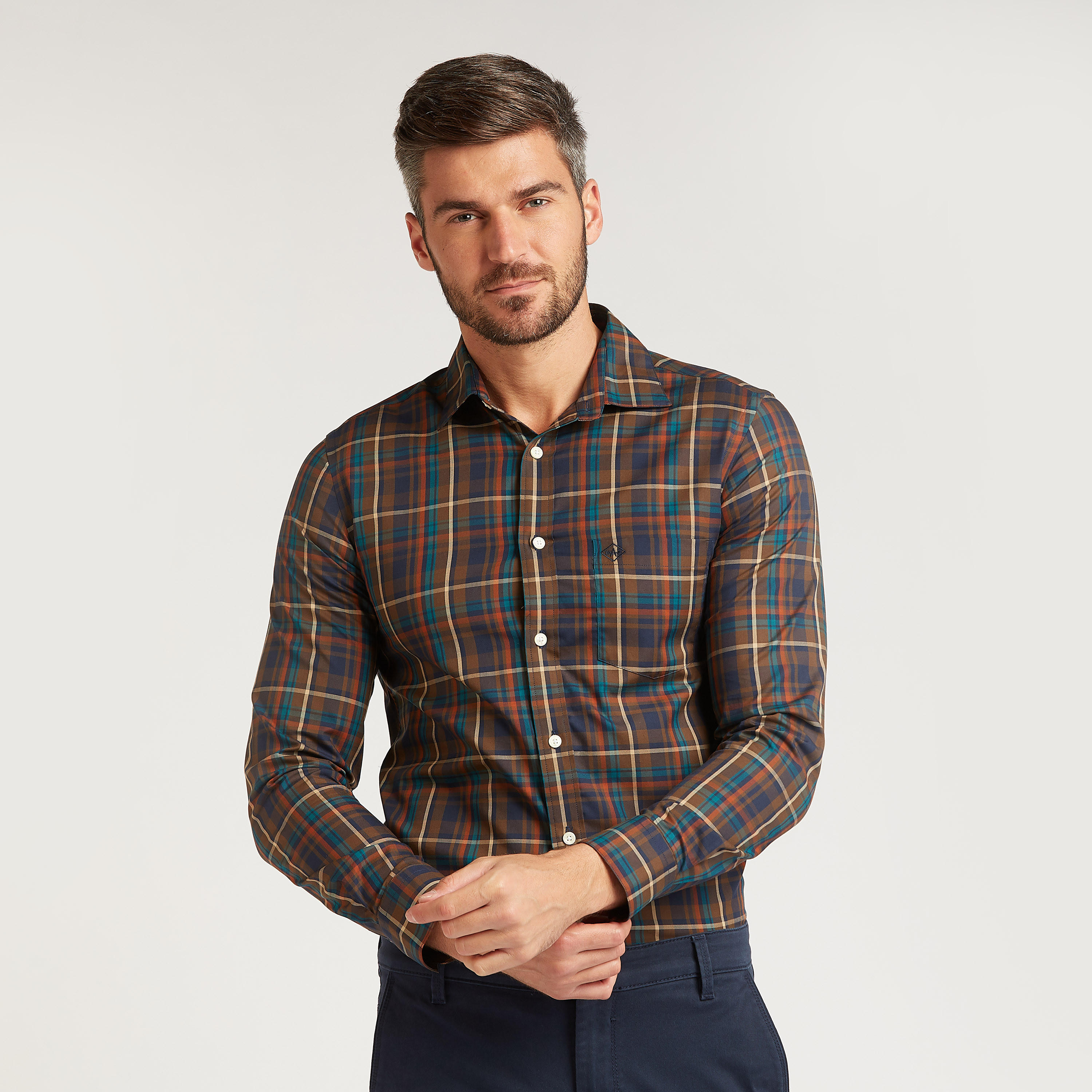 قميص كاروهات بأكمام طويلة وياقة عادية من آرو-men-clothing-shirts-image-1